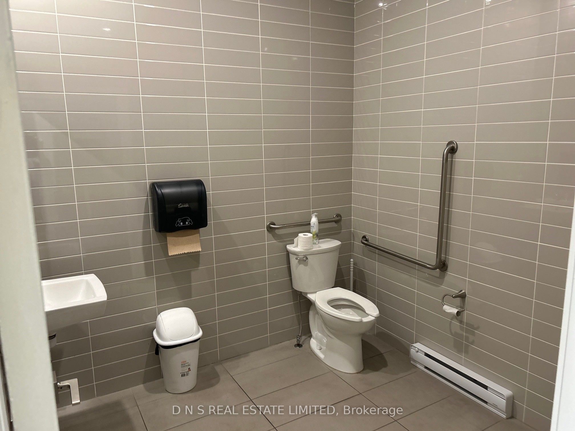 447 George Street Property Photo 8