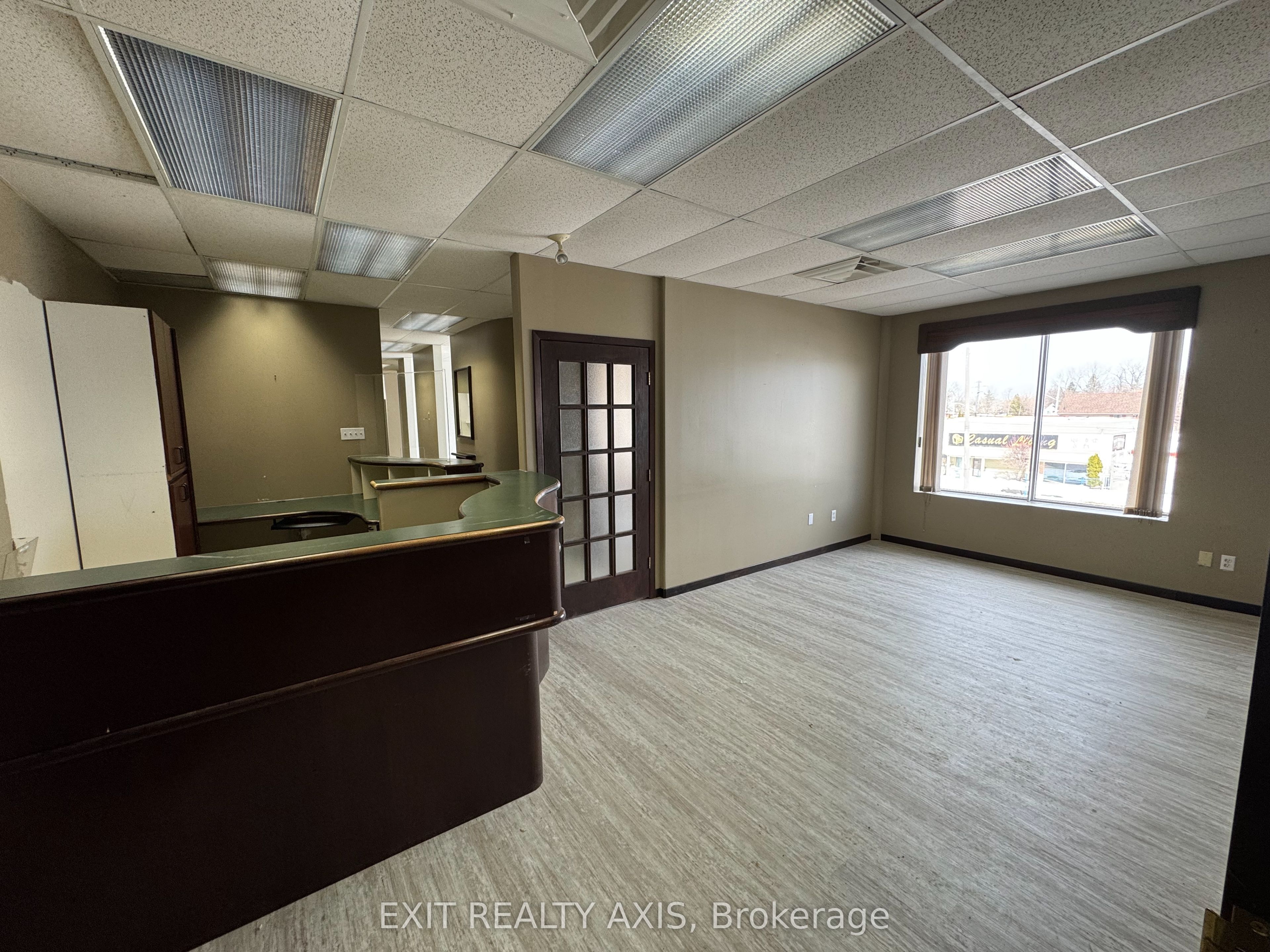 #202 - 68 William Street Property Photo 4