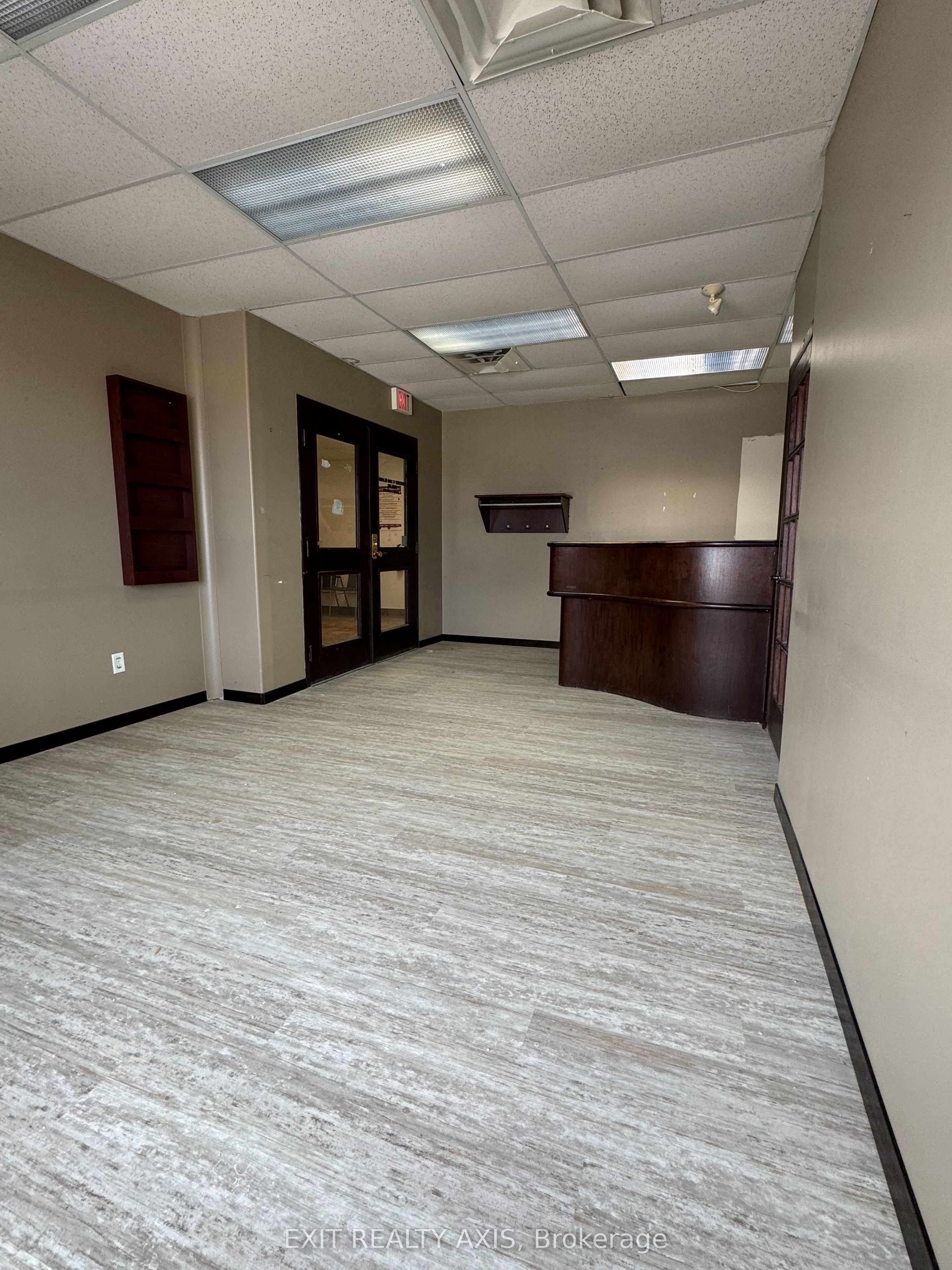 #202 - 68 William Street Property Photo 5