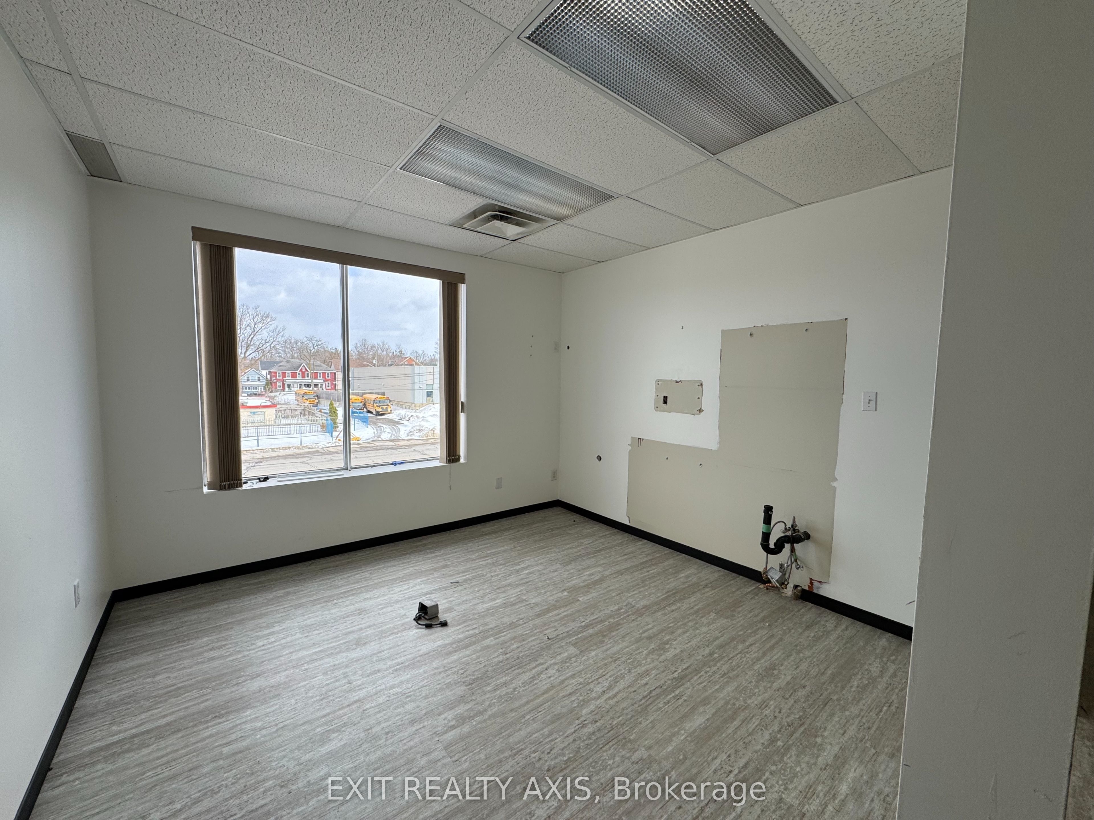 #202 - 68 William Street Property Photo 9