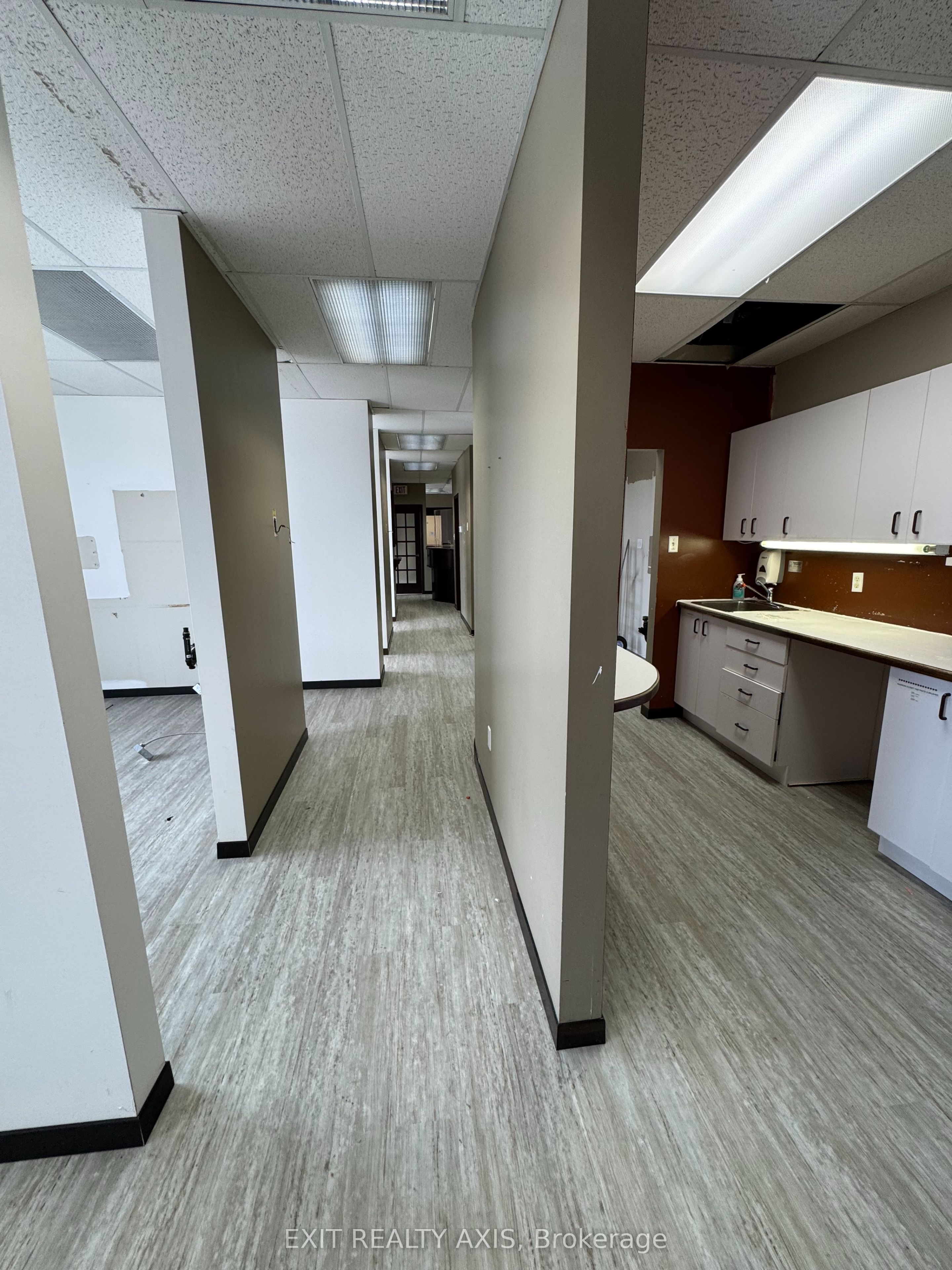 #202 - 68 William Street Property Photo 16