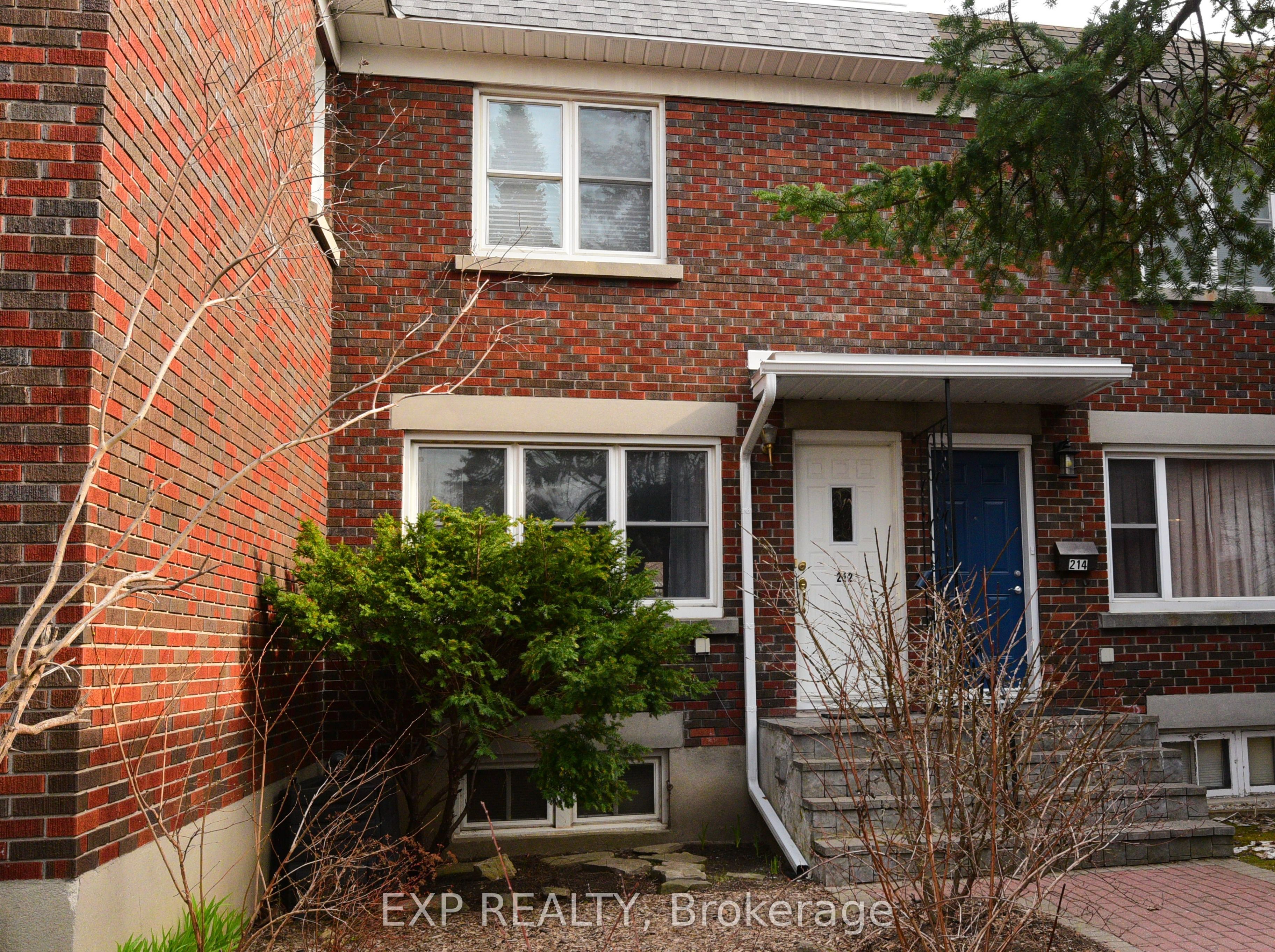 212 Westhaven Crescent Property Photo 1