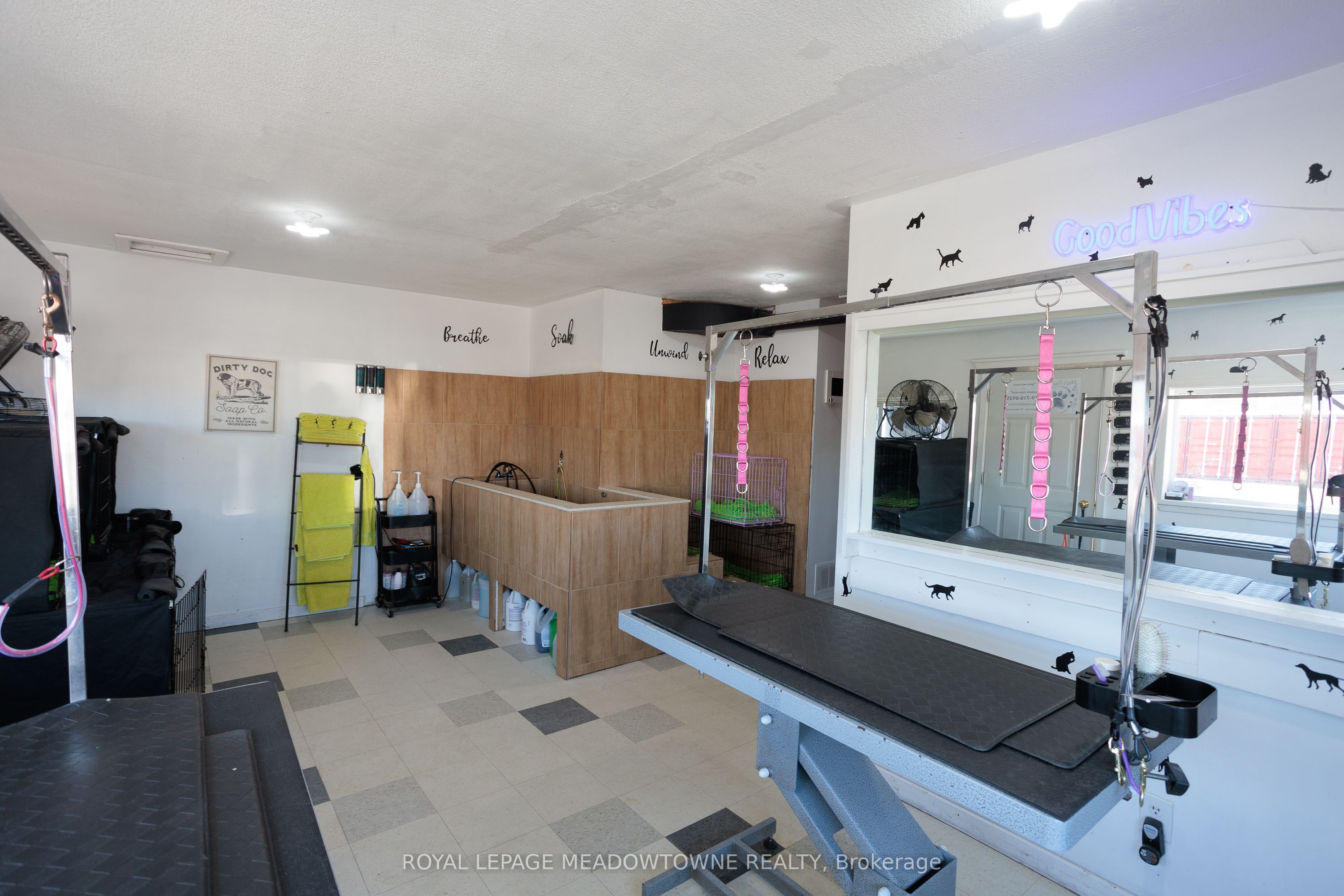 7455 Speers Road Property Photo 6