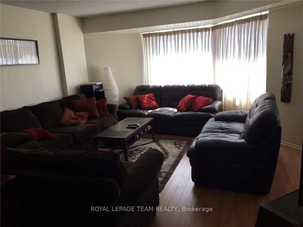 151 Bay Street 602 Property Photo 6