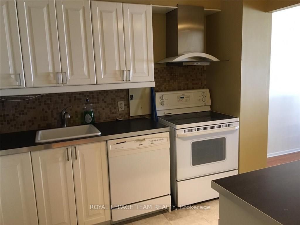 151 Bay Street 602 Property Photo 10