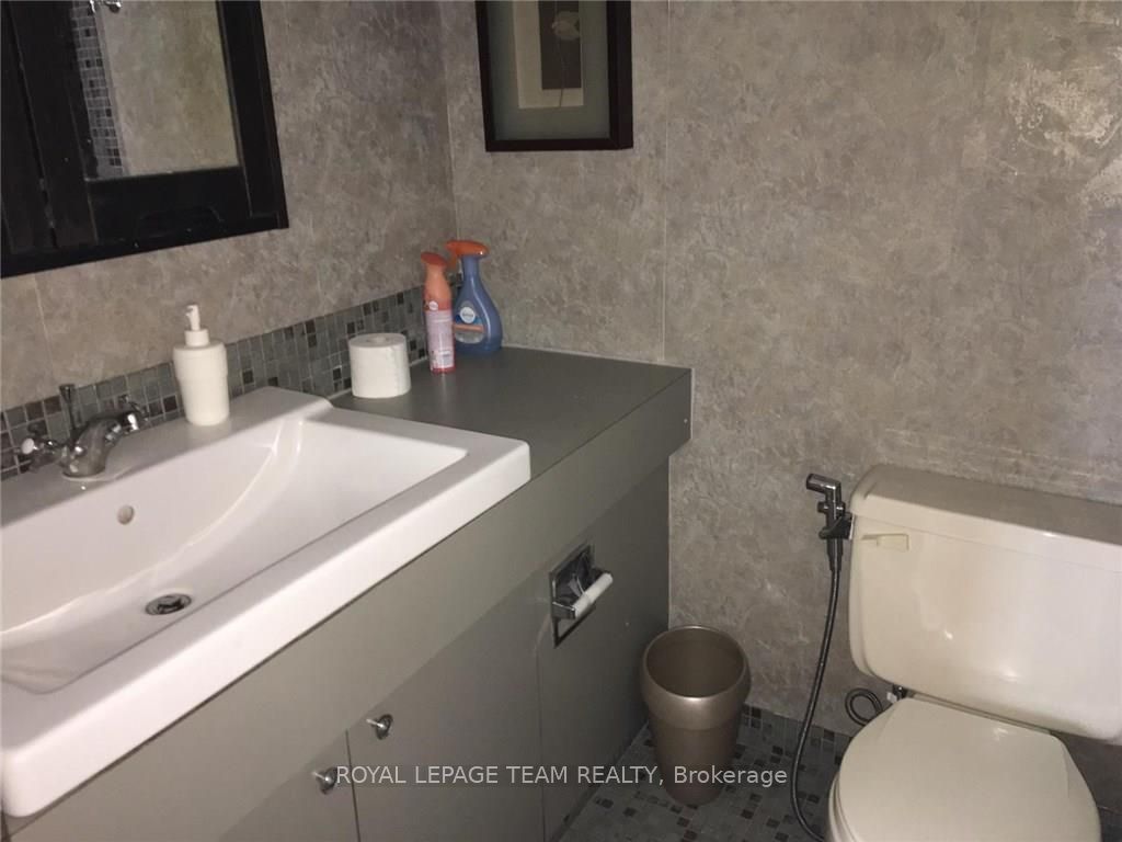 151 Bay Street 602 Property Photo 13