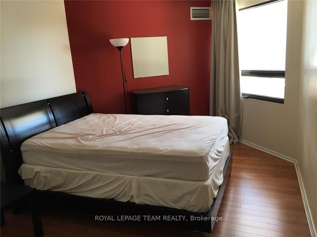 151 Bay Street 602 Property Photo 16