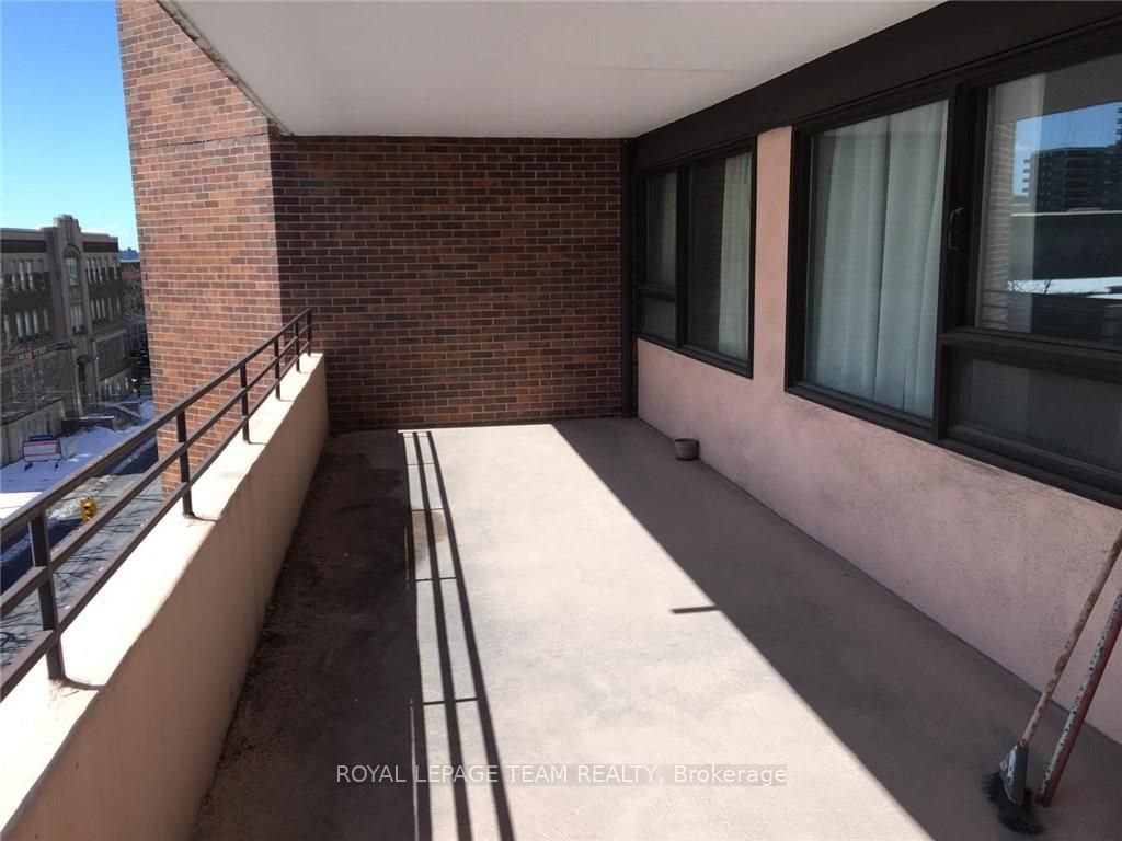 151 Bay Street 602 Property Photo 17