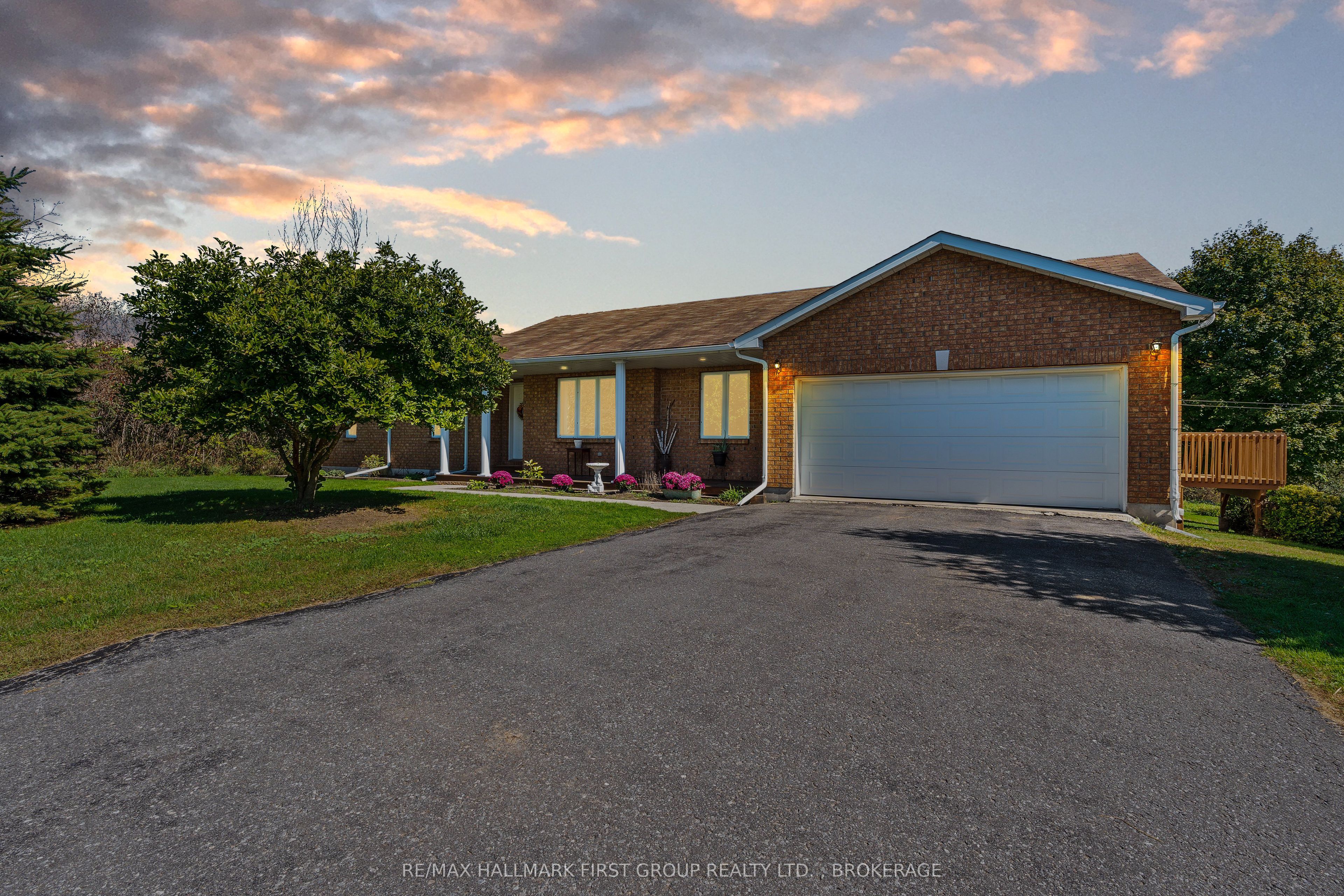 4374 Duff Road Property Photo
