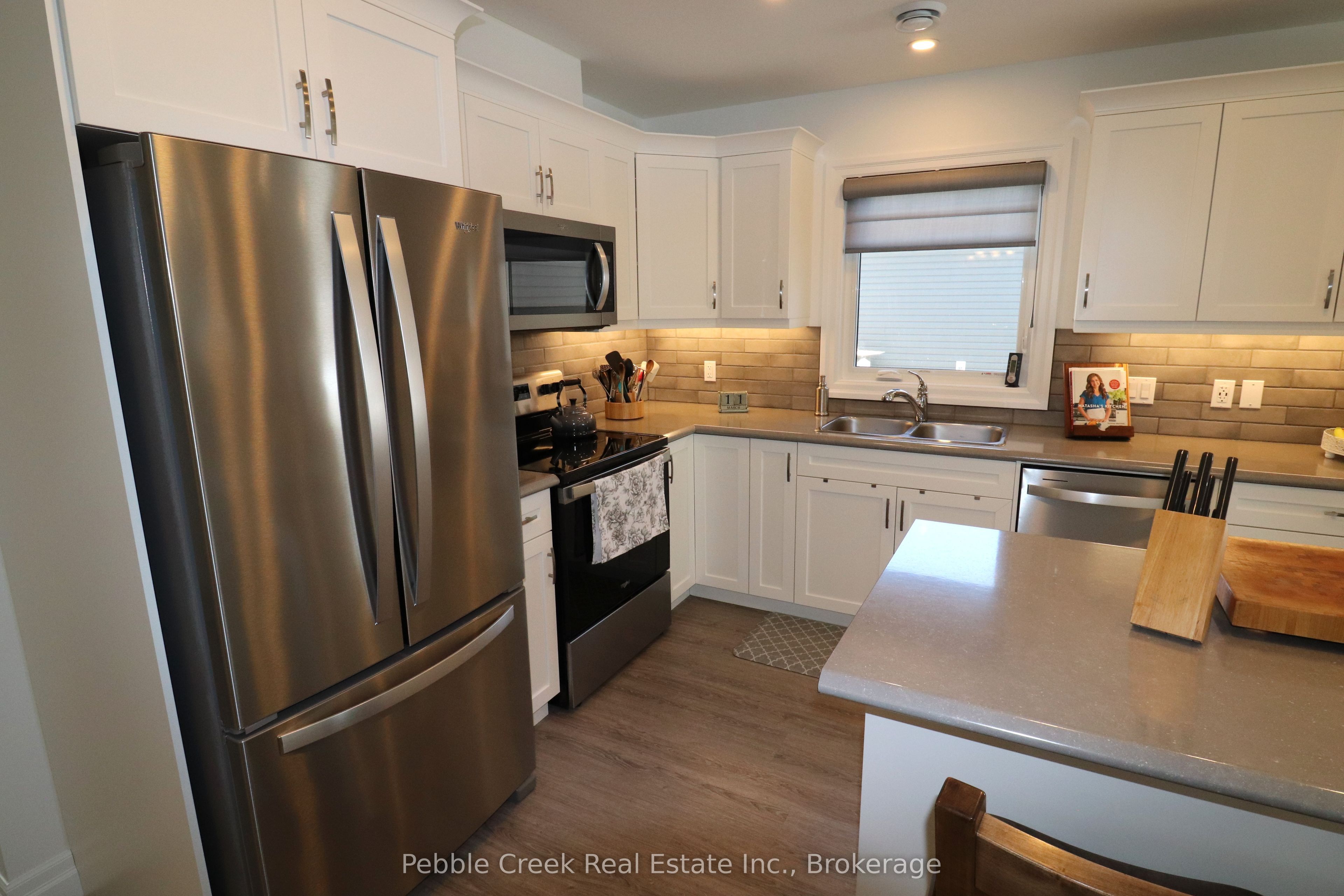 215 Lake Breeze Drive Property Photo 8