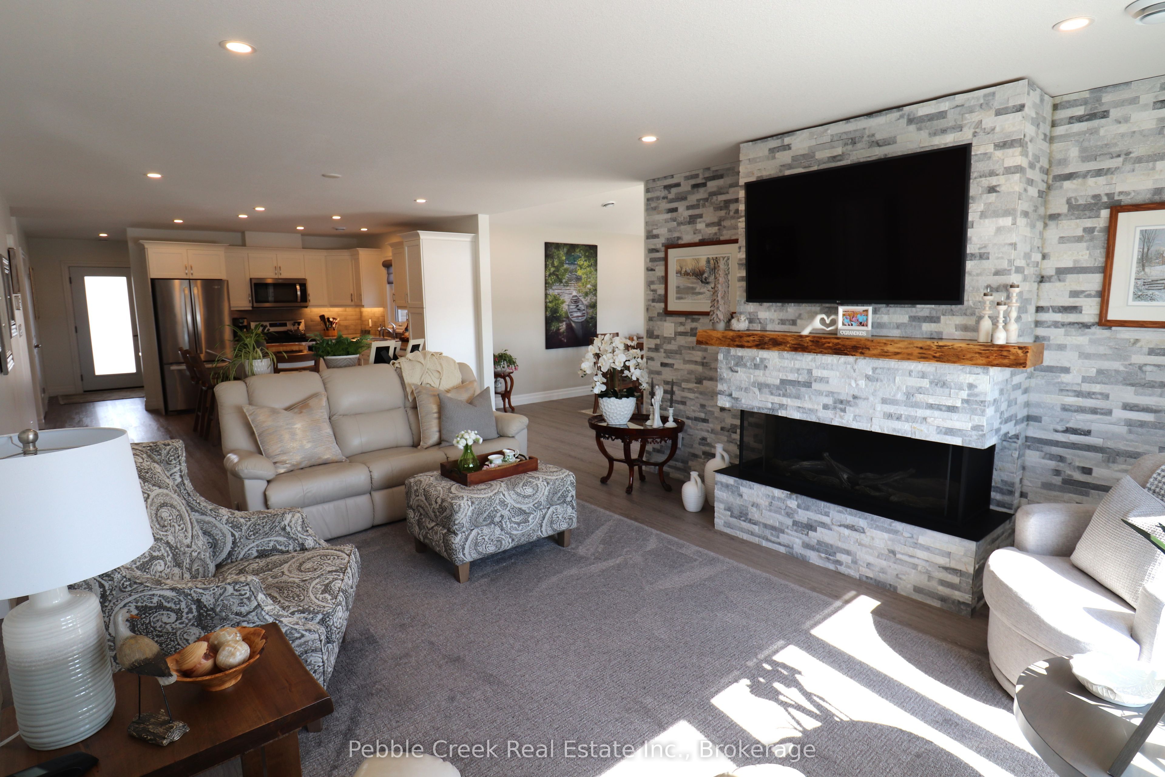215 Lake Breeze Drive Property Photo 13