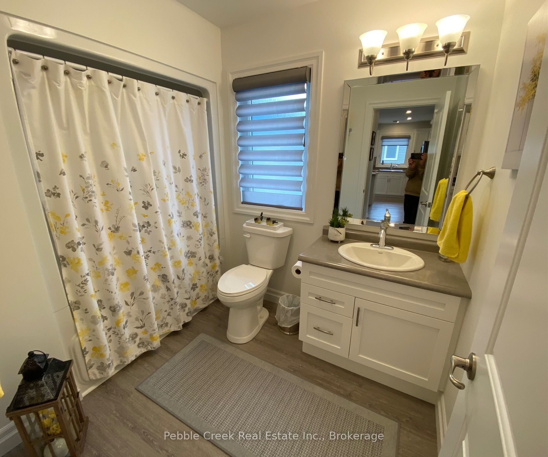 215 Lake Breeze Drive Property Photo 28