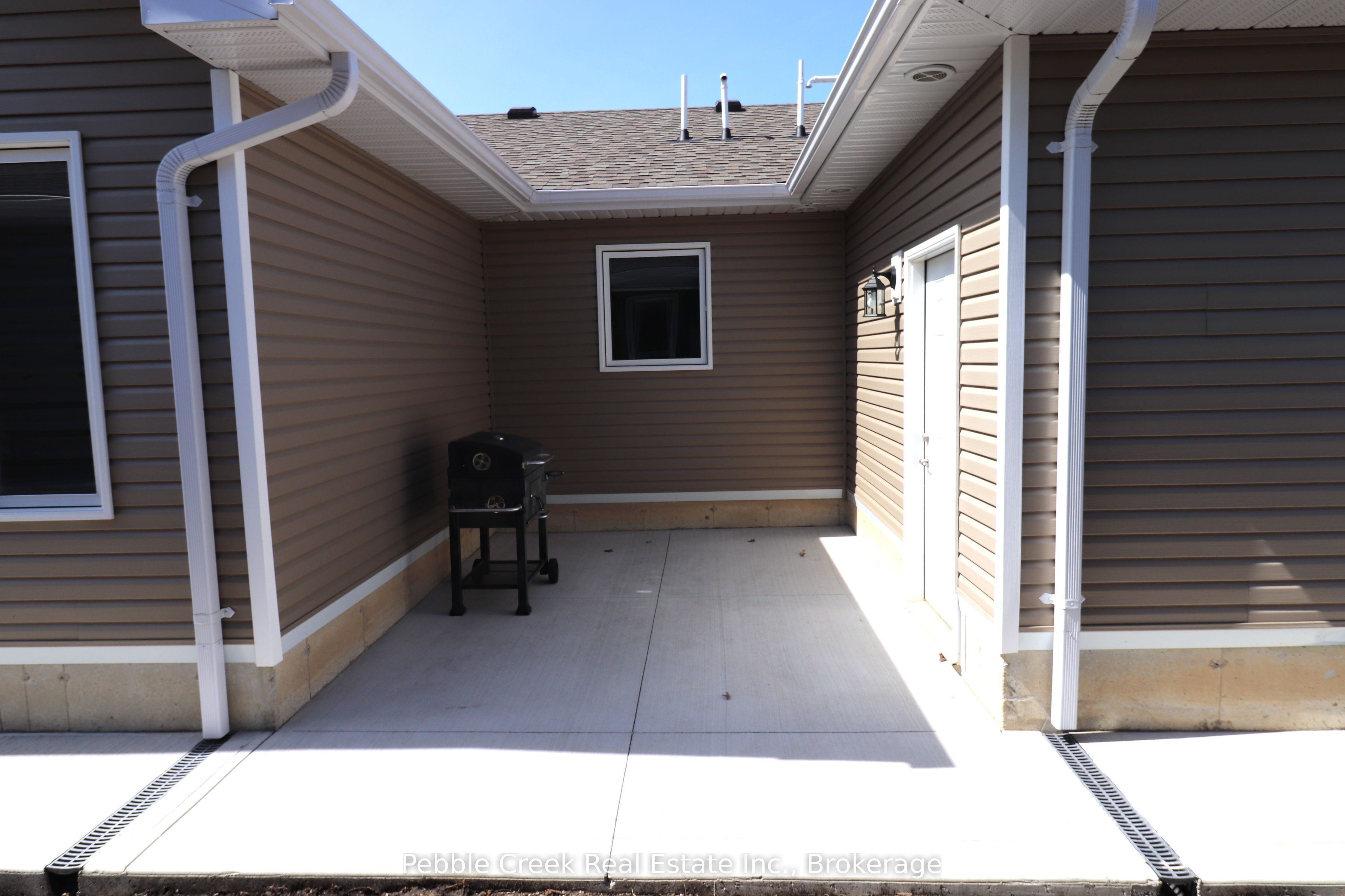 215 Lake Breeze Drive Property Photo 31