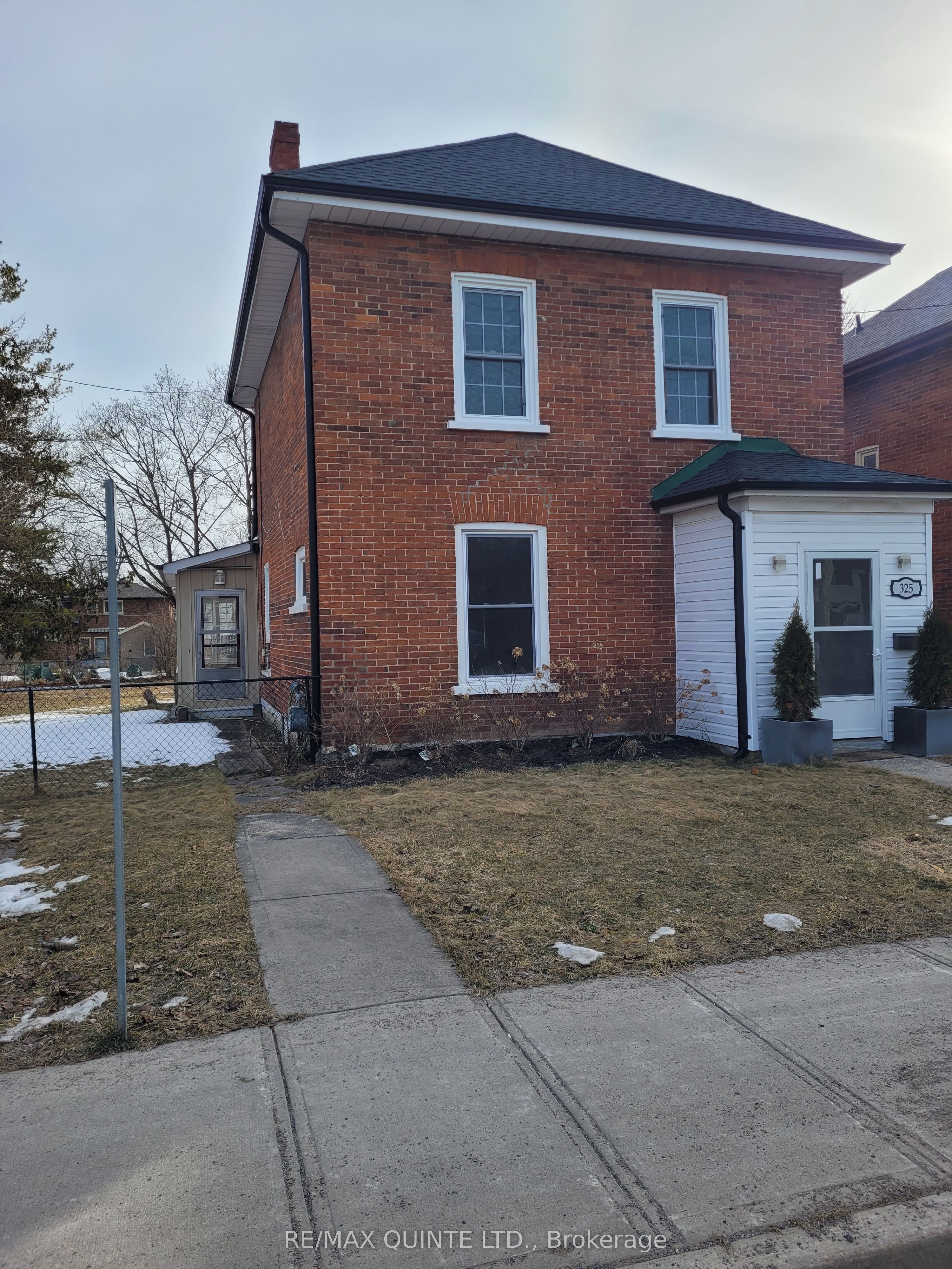 325 Charles St Property Photo