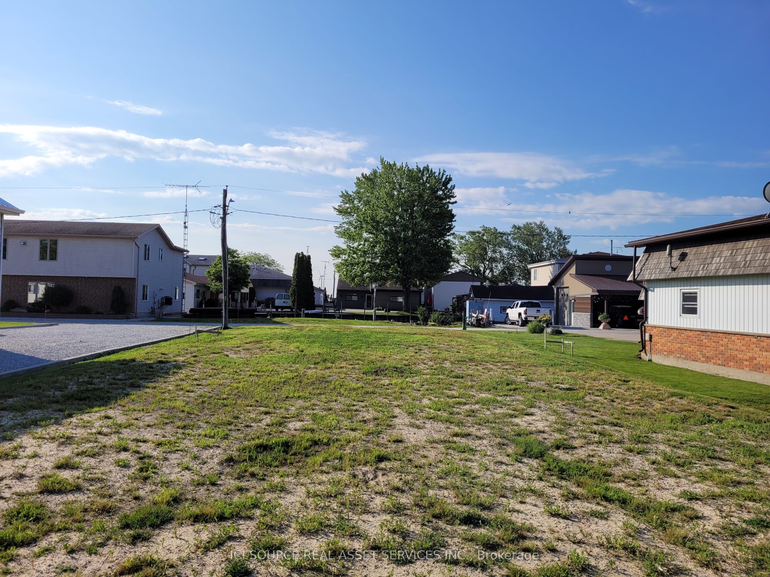 14 Tackle Line Property Photo