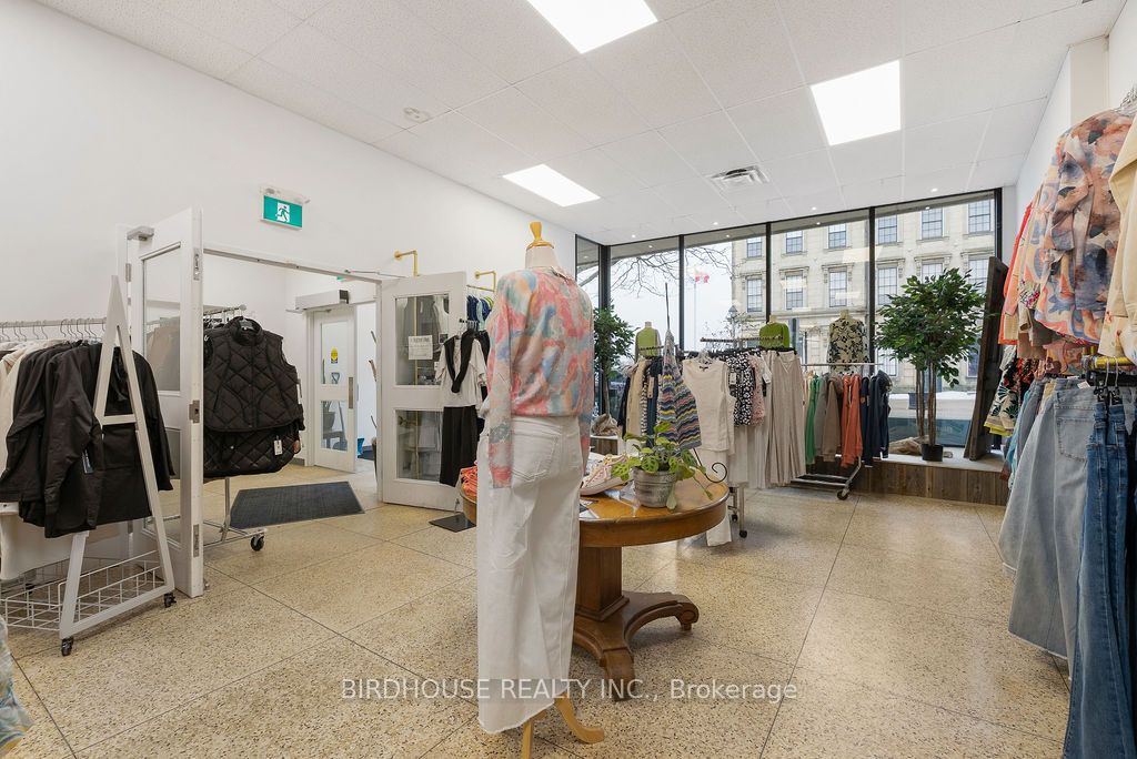 52 King Street Property Photo 13