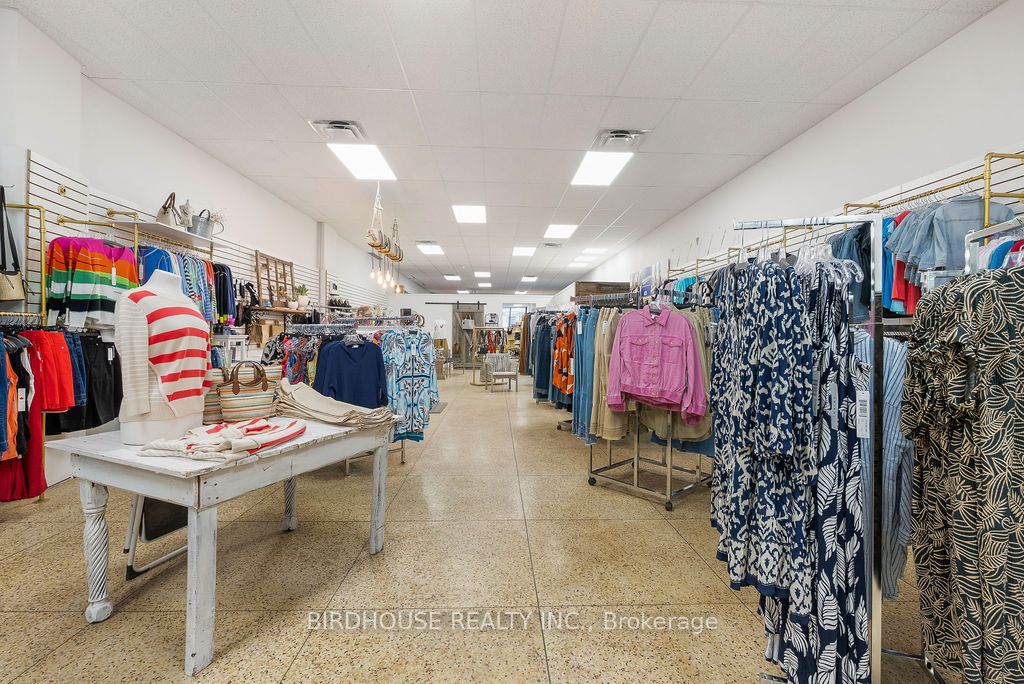 52 King Street Property Photo 14