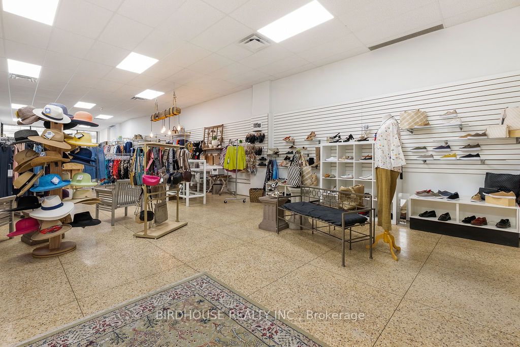 52 King Street Property Photo 16