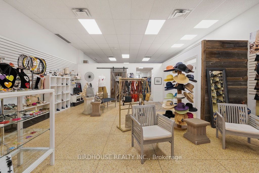 52 King Street Property Photo 17