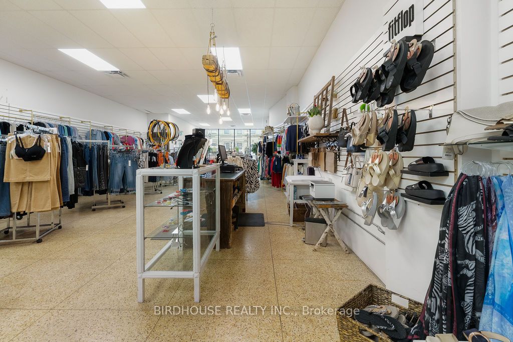 52 King Street Property Photo 19