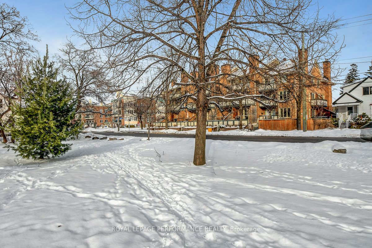 2 Columbus Ave Property Photo