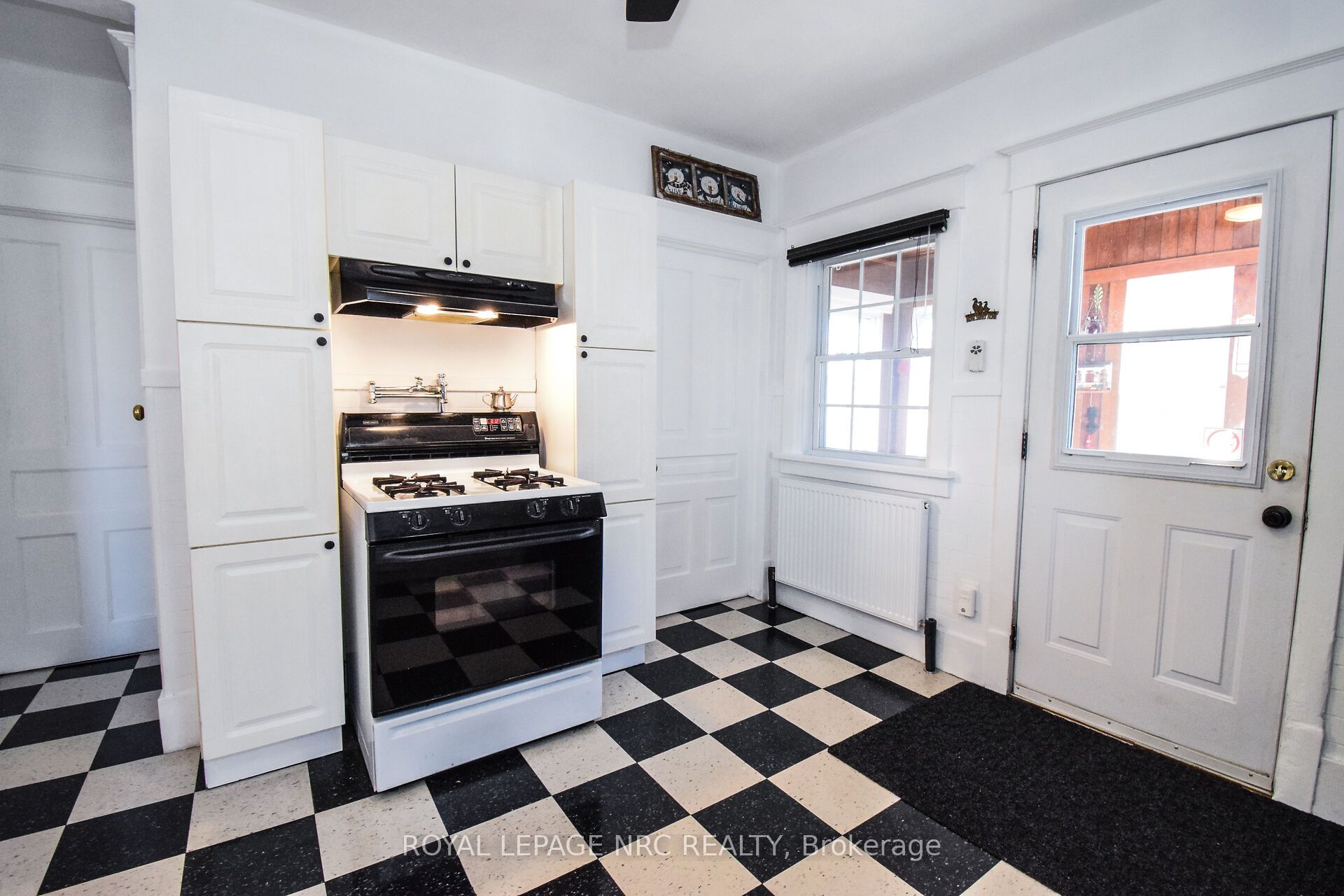 110 Eastchester Avenue Property Photo 12