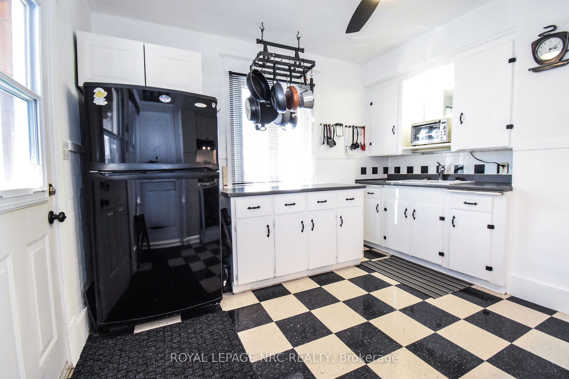 110 Eastchester Avenue Property Photo 15