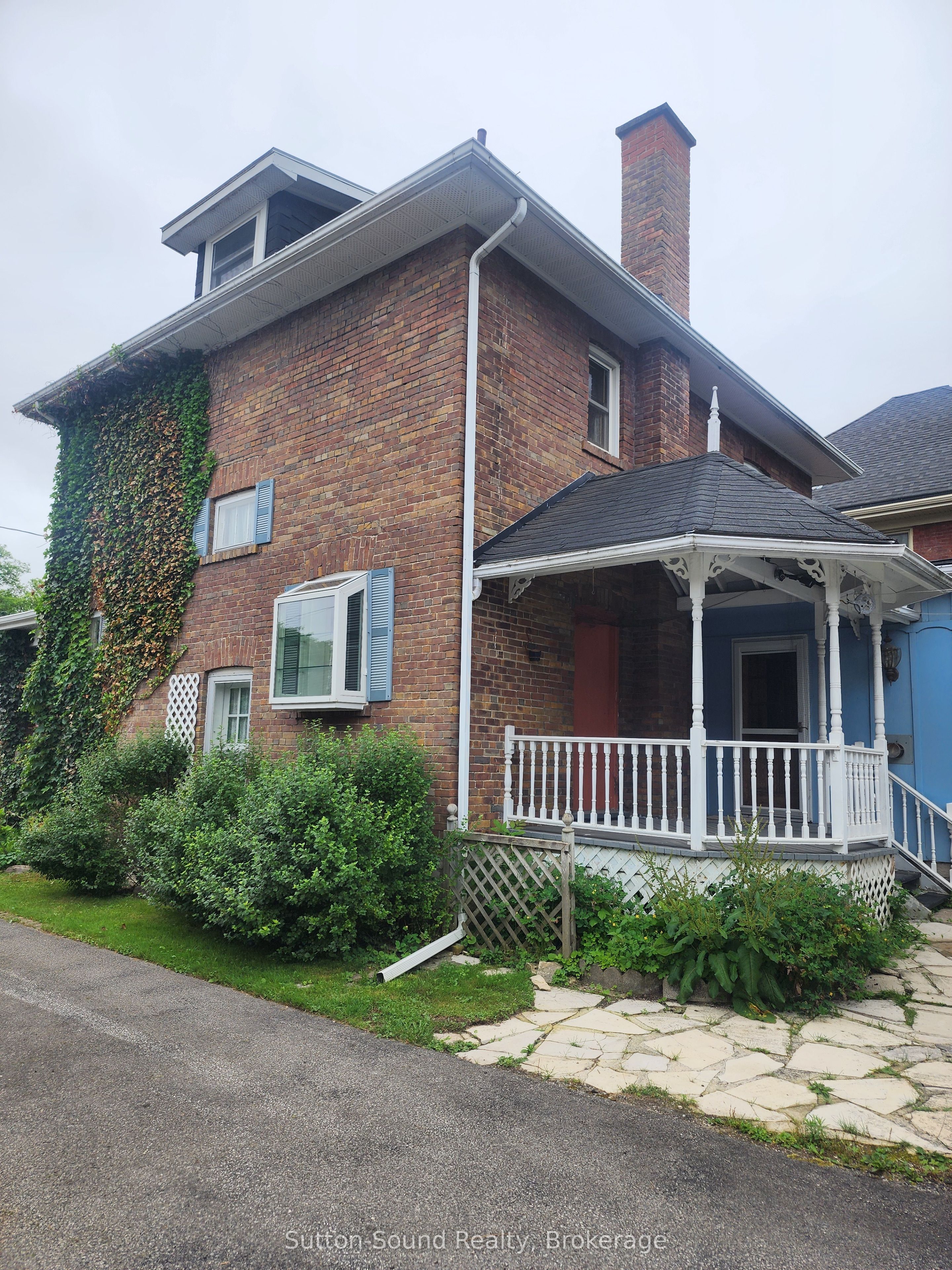 980 3rd Avenue W Property Photo 3