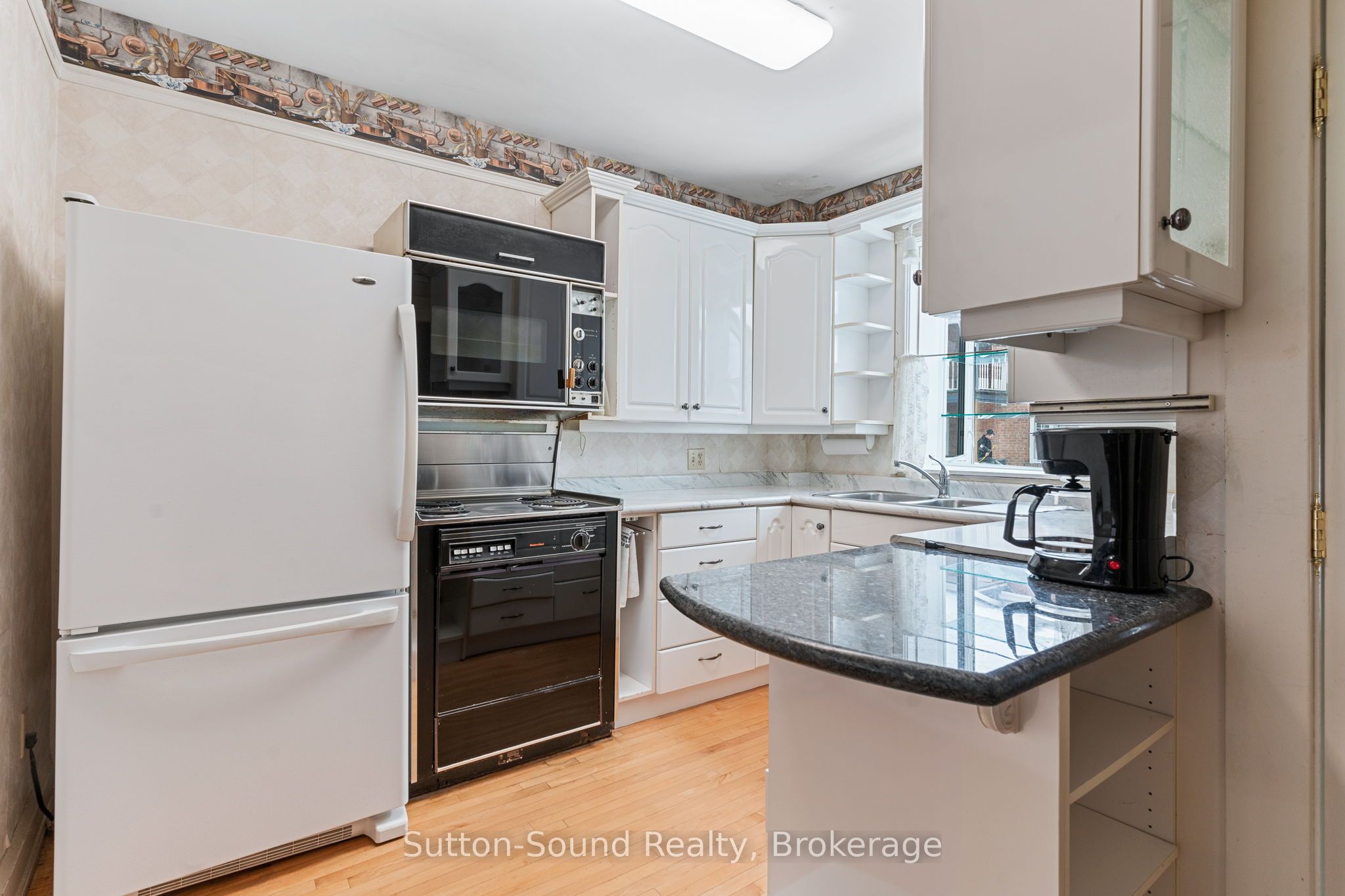 980 3rd Avenue W Property Photo 14