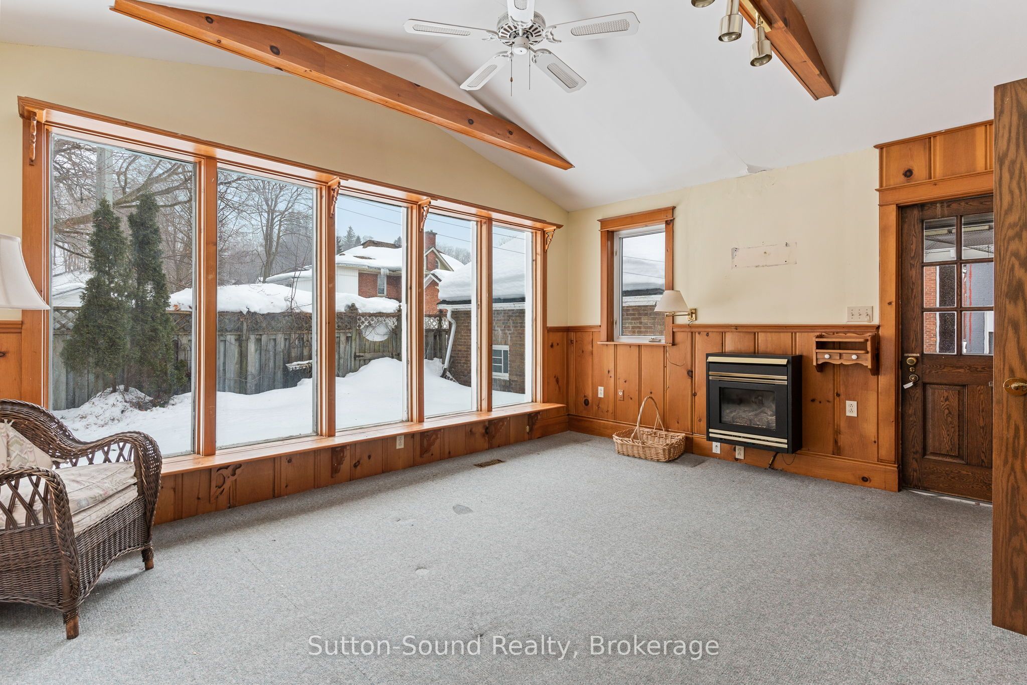 980 3rd Avenue W Property Photo 16