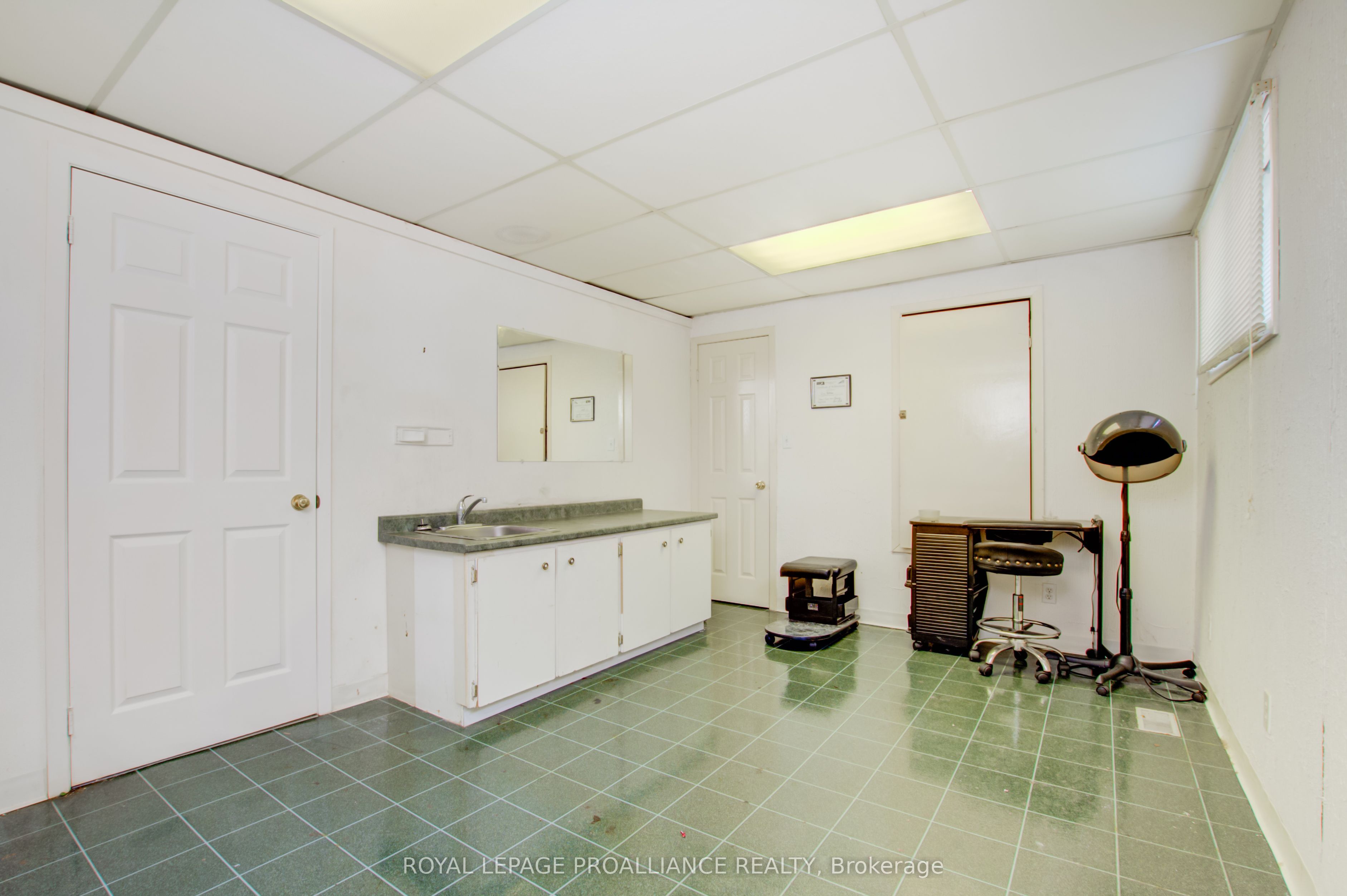 30 Prince Edward St Property Photo 13