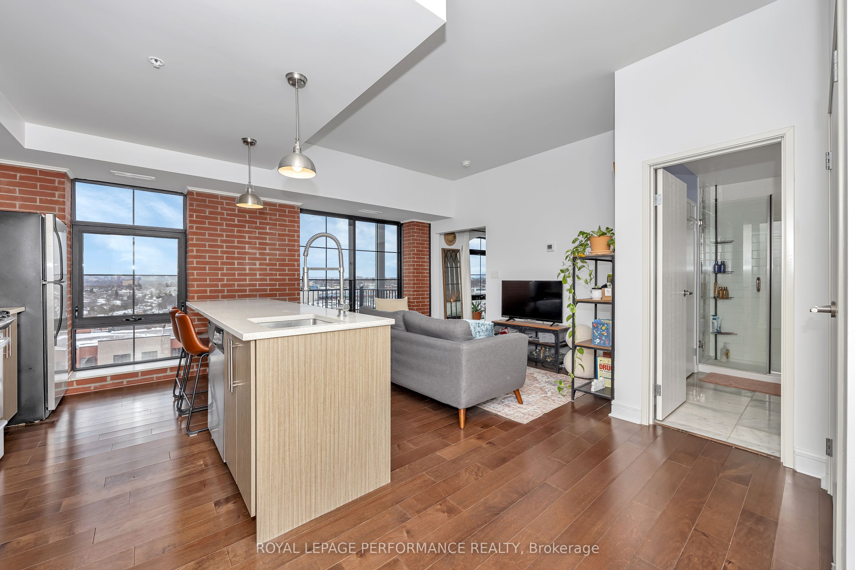 #1008 - 555 Anand Property Photo 5