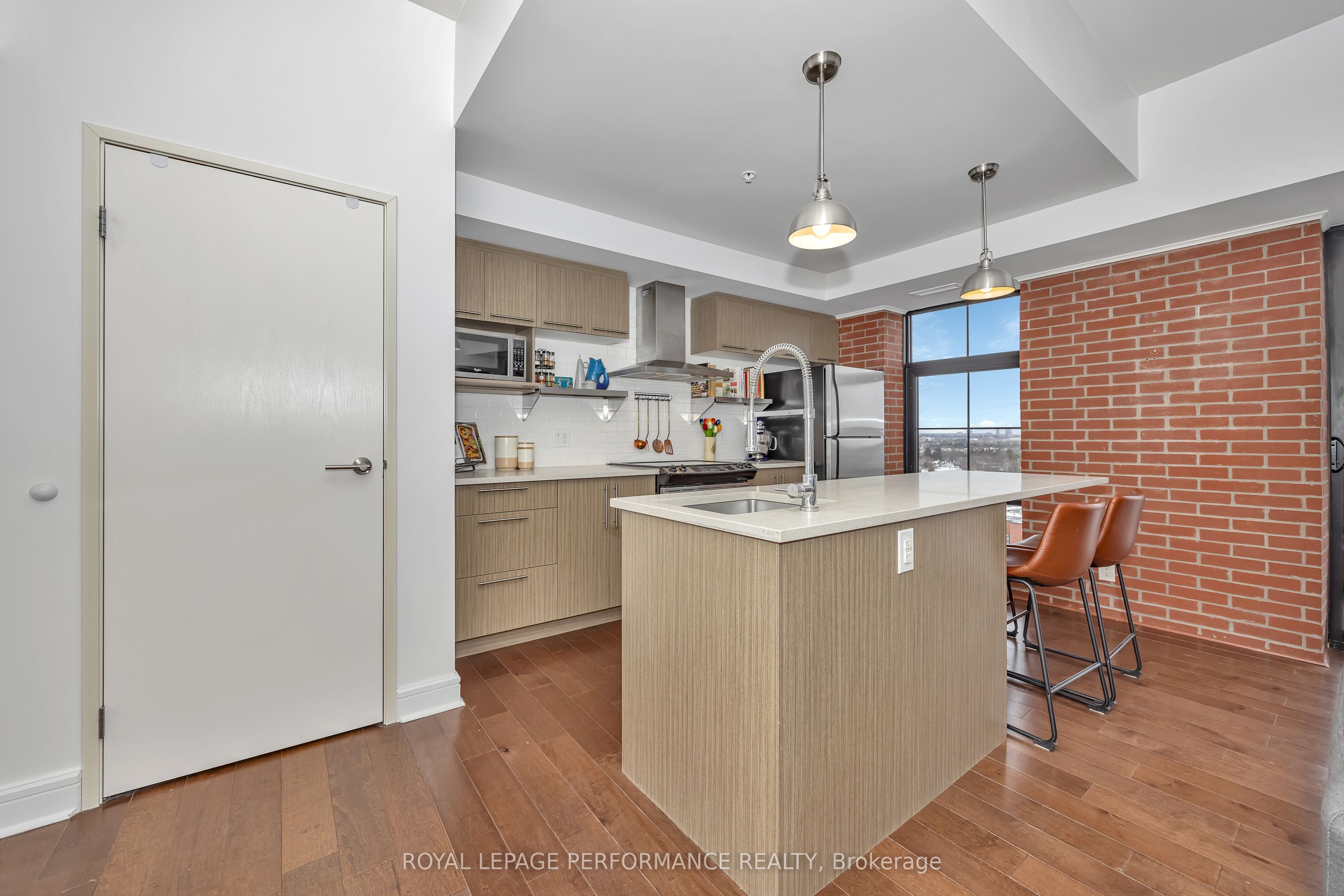 #1008 - 555 Anand Property Photo 6