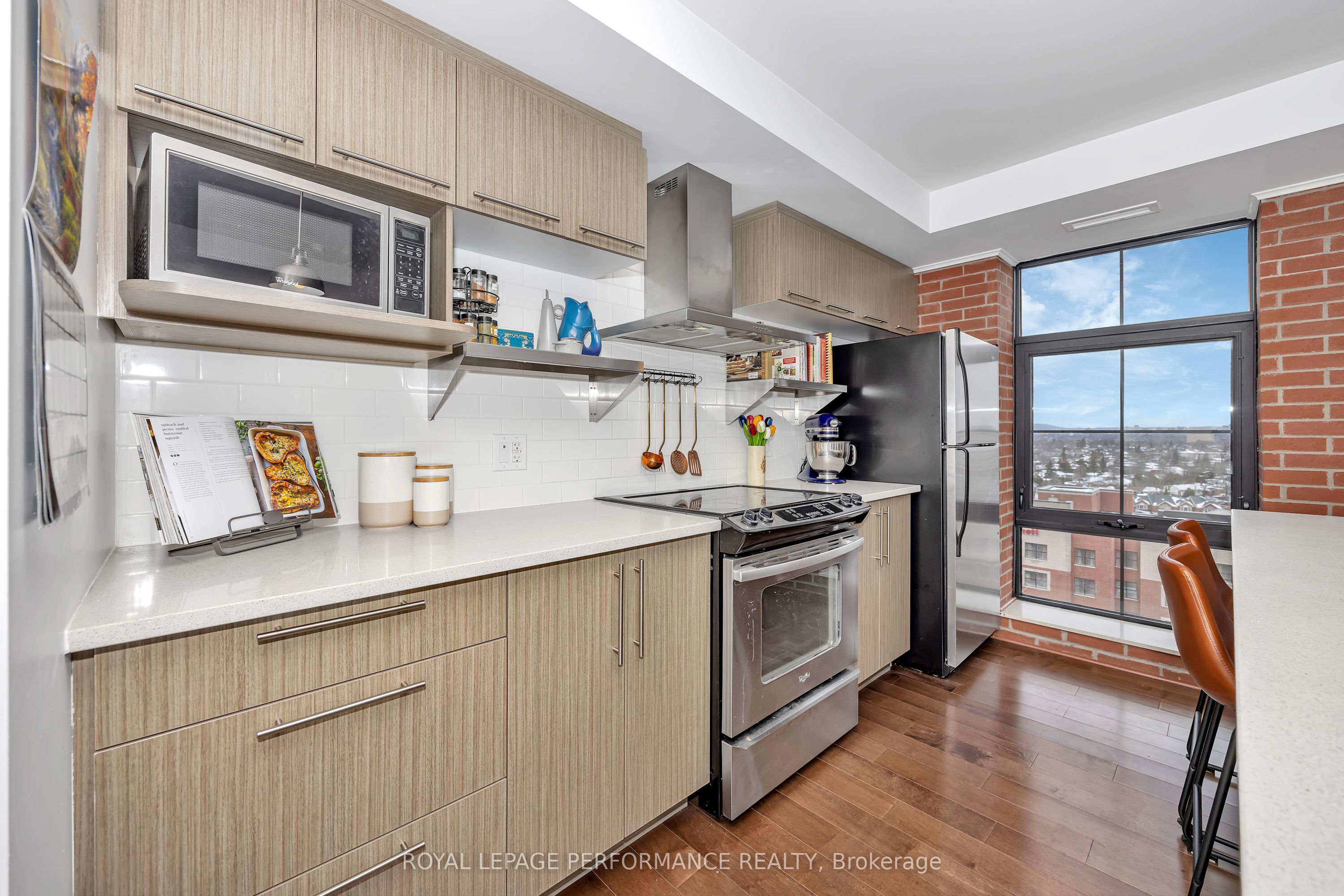 #1008 - 555 Anand Property Photo 9