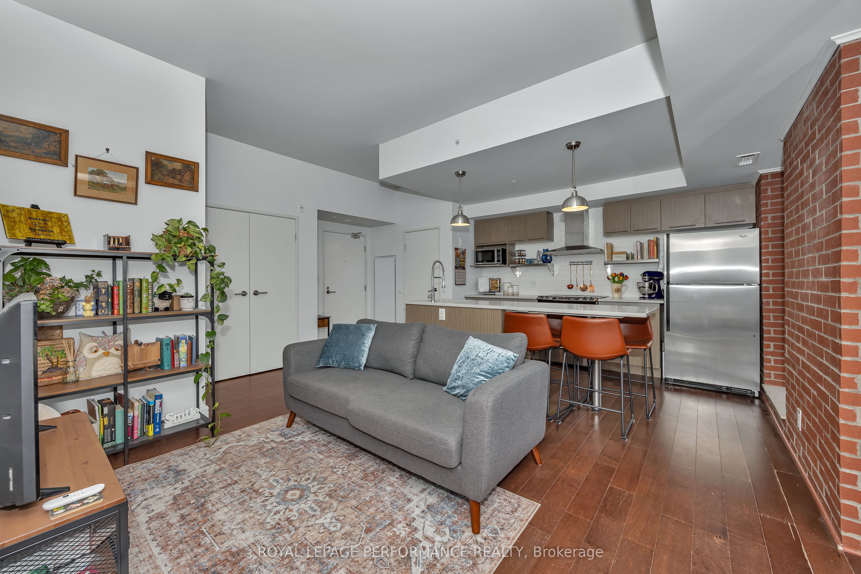 #1008 - 555 Anand Property Photo 12