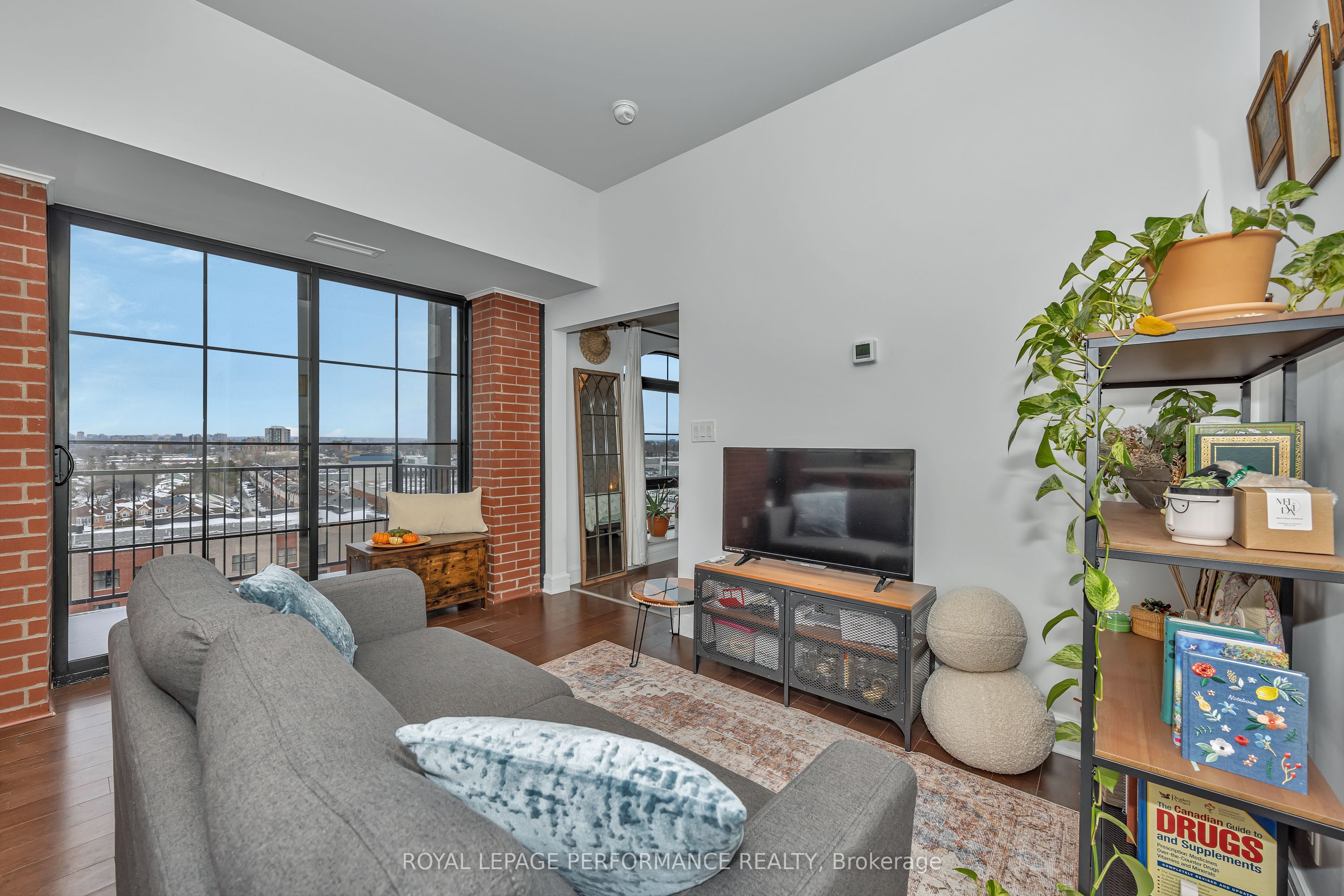 #1008 - 555 Anand Property Photo 13