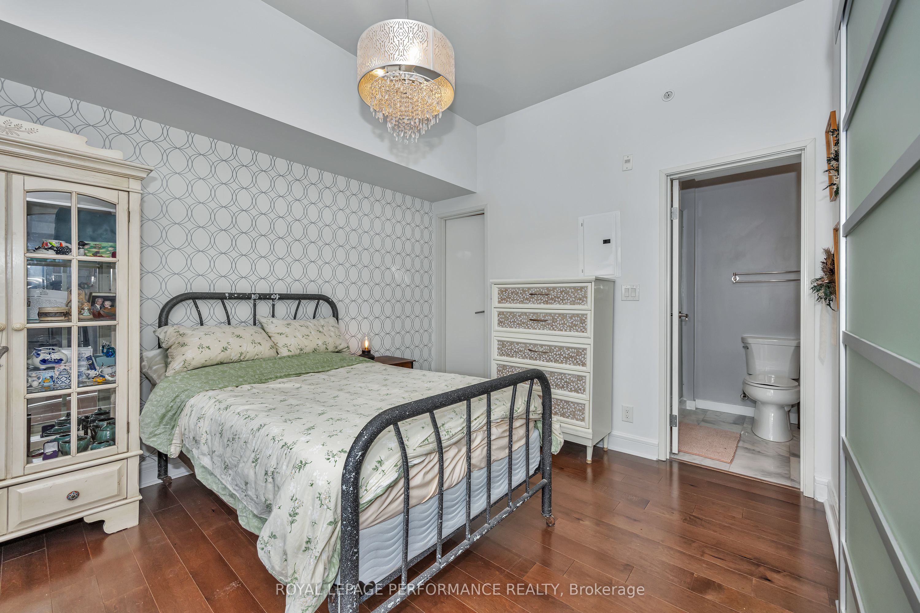 #1008 - 555 Anand Property Photo 15
