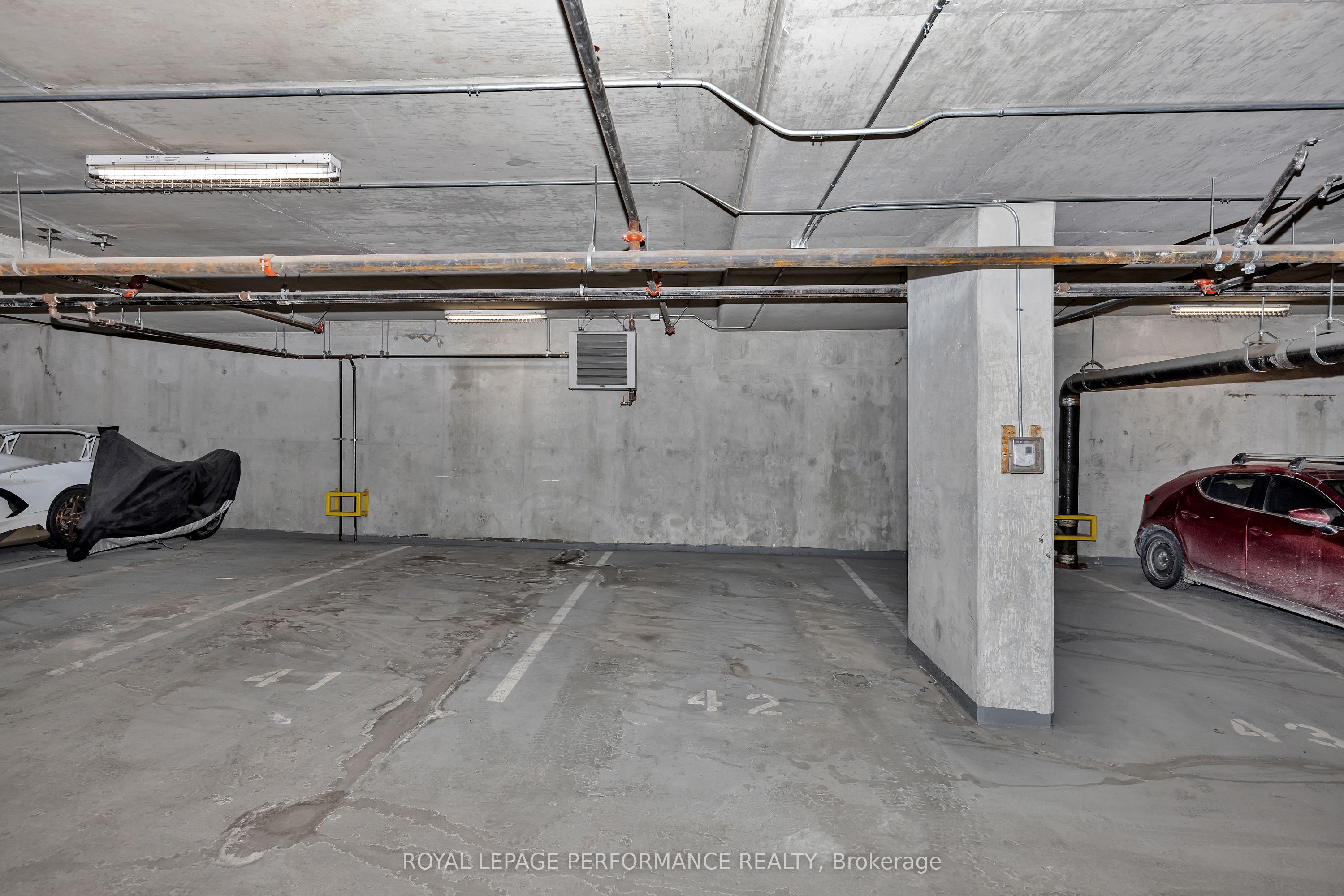 #1008 - 555 Anand Property Photo 21