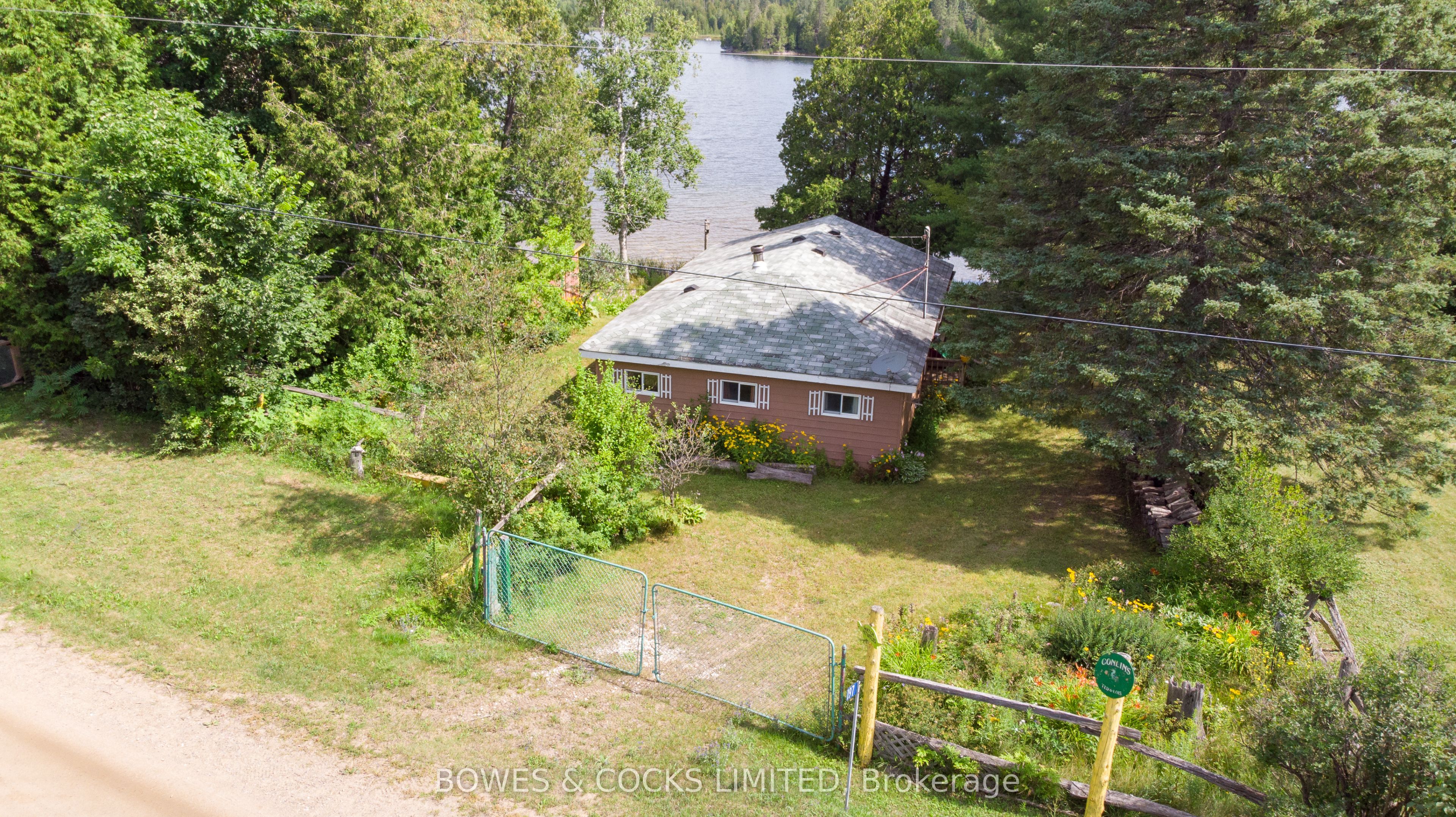197 King Road W Property Photo 2