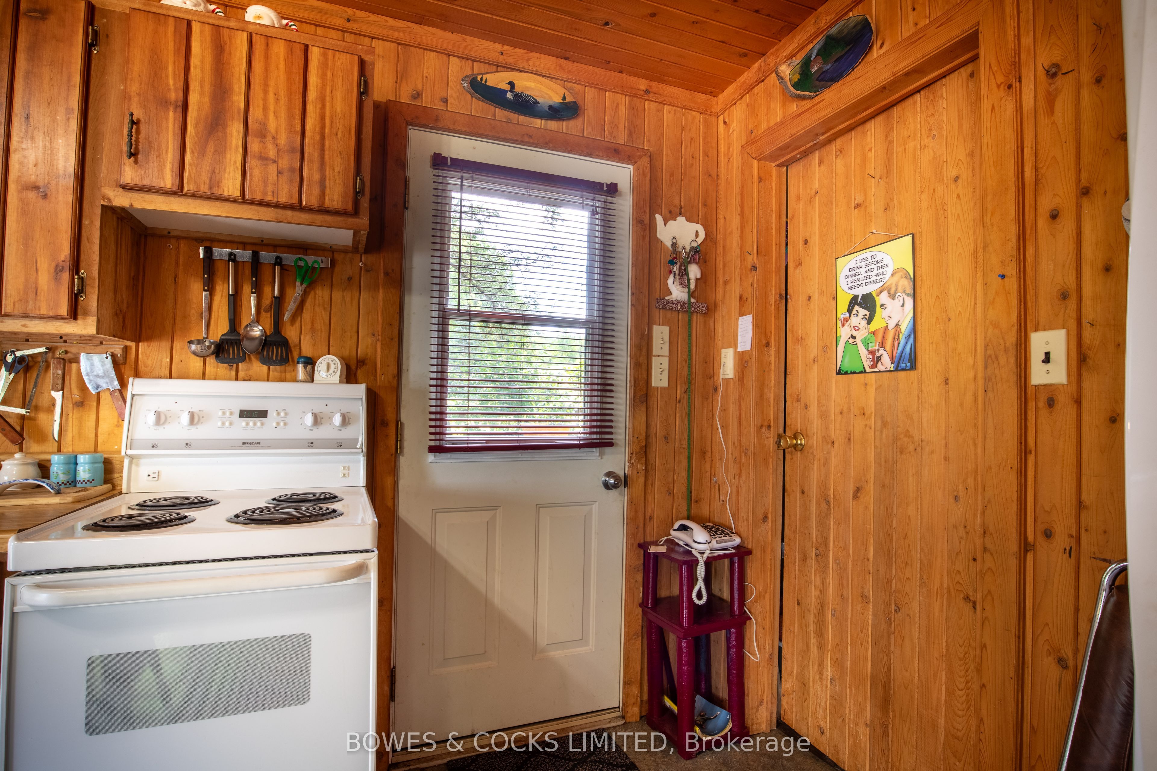 197 King Road W Property Photo 39
