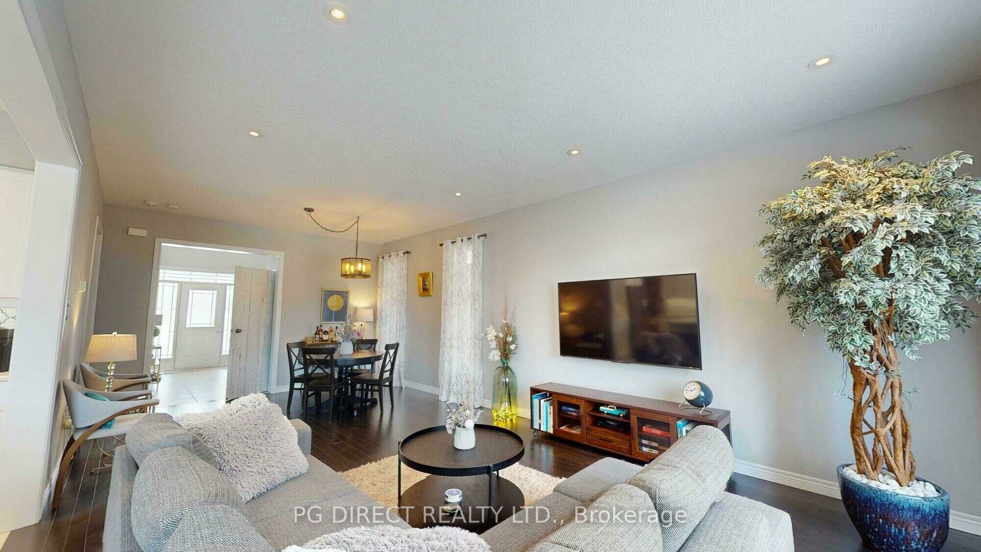 111 Ambrous Crescent Property Photo 4