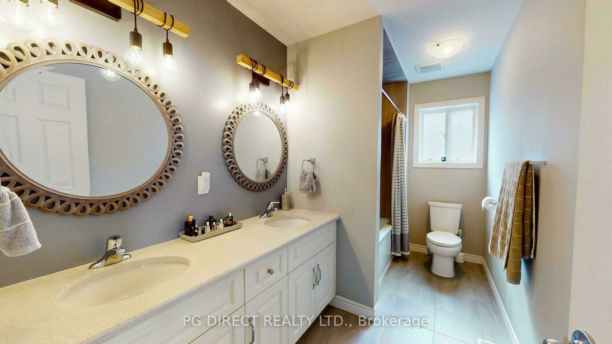 111 Ambrous Crescent Property Photo 11