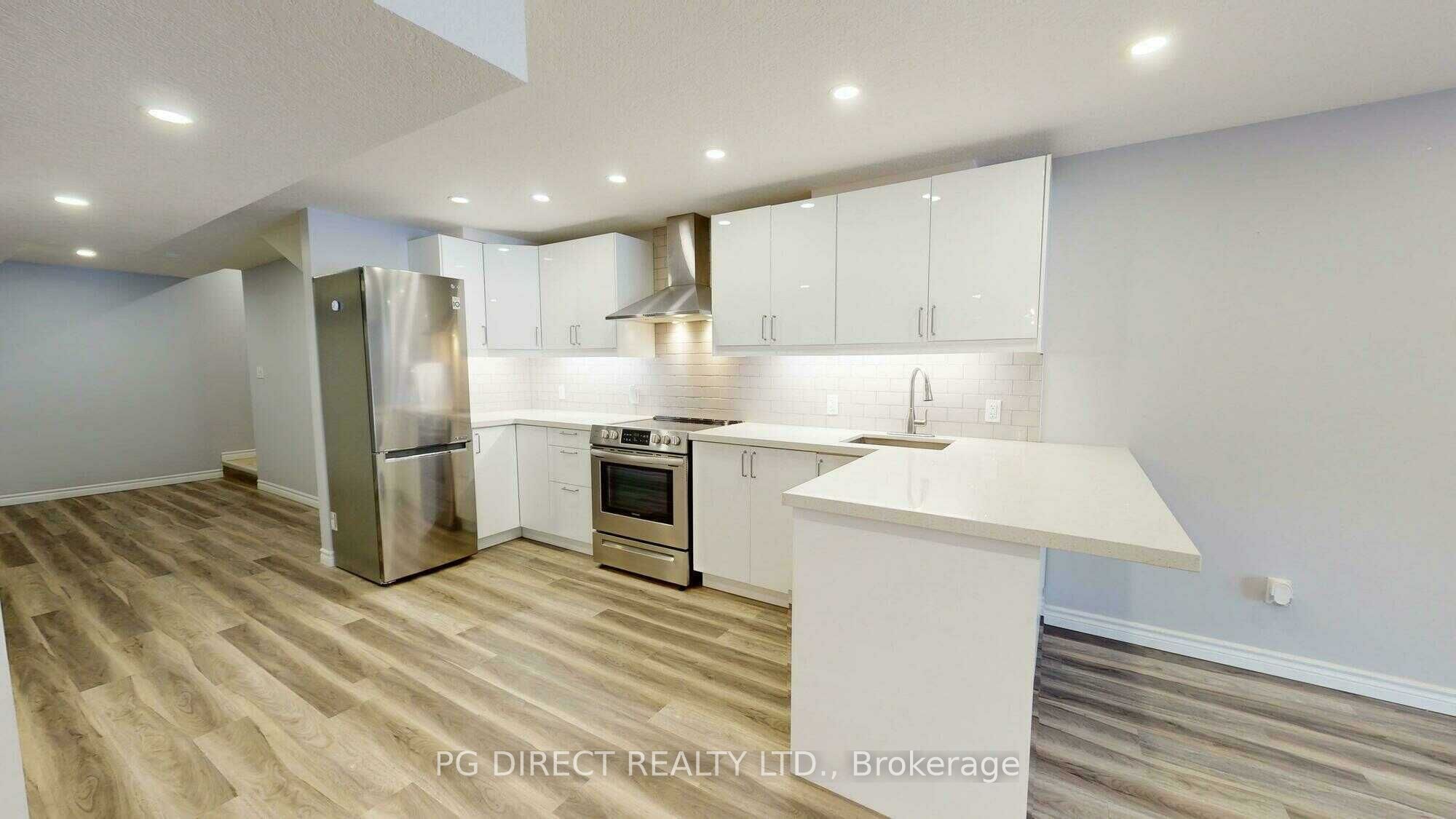 111 Ambrous Crescent Property Photo 14