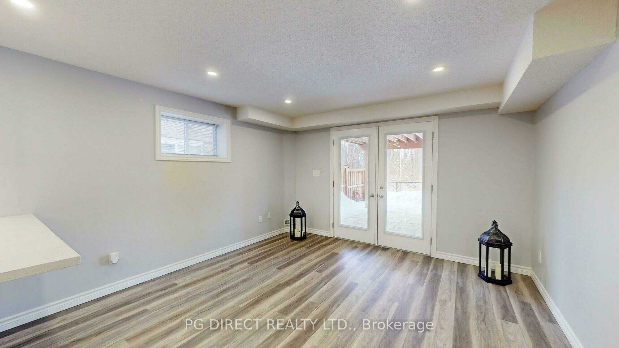 111 Ambrous Crescent Property Photo 15