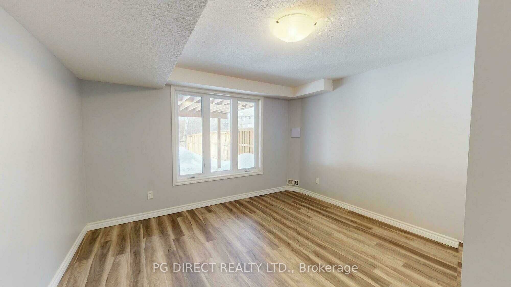 111 Ambrous Crescent Property Photo 16