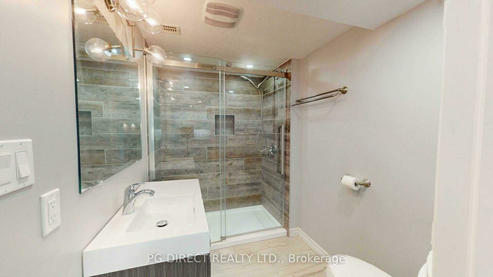 111 Ambrous Crescent Property Photo 17