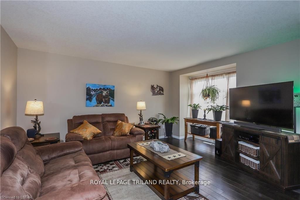 #105 - 2635 Bateman Trail Property Photo 4