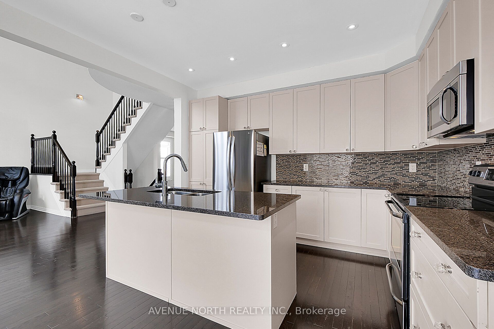 429 Dovehaven Street Property Photo 14