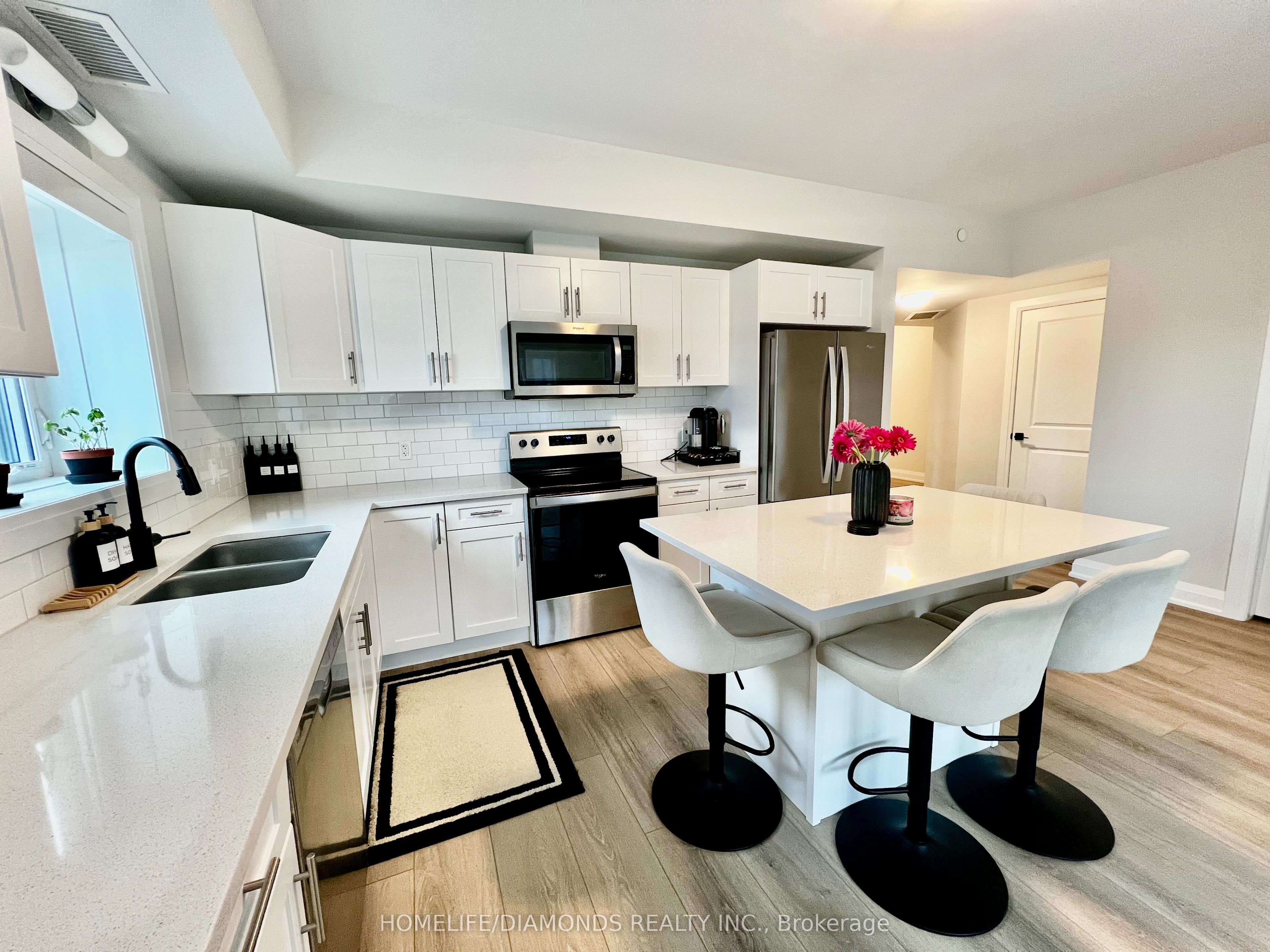 #304 - 118 Summersides Boulevard Property Photo 6