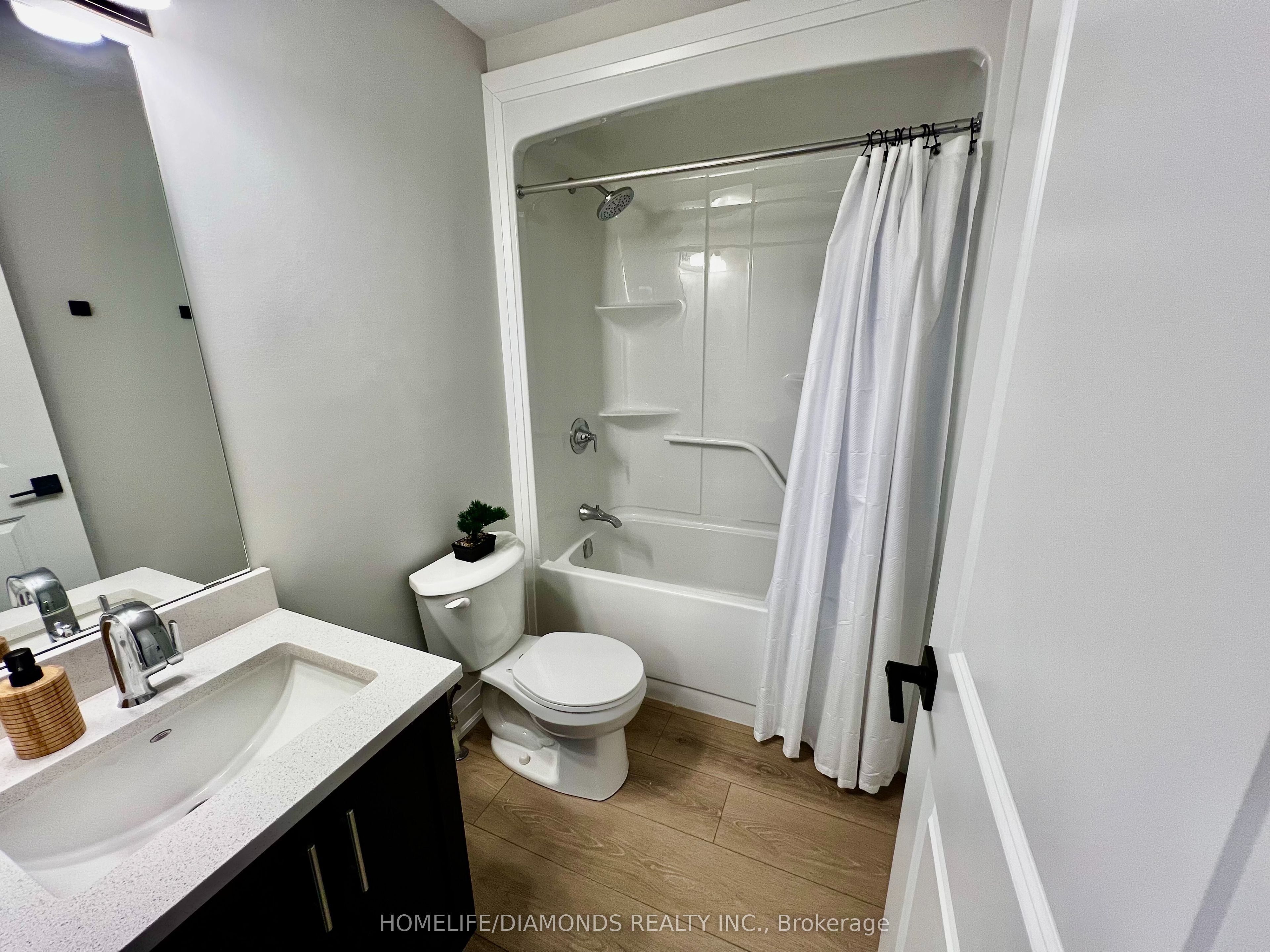 #304 - 118 Summersides Boulevard Property Photo 16